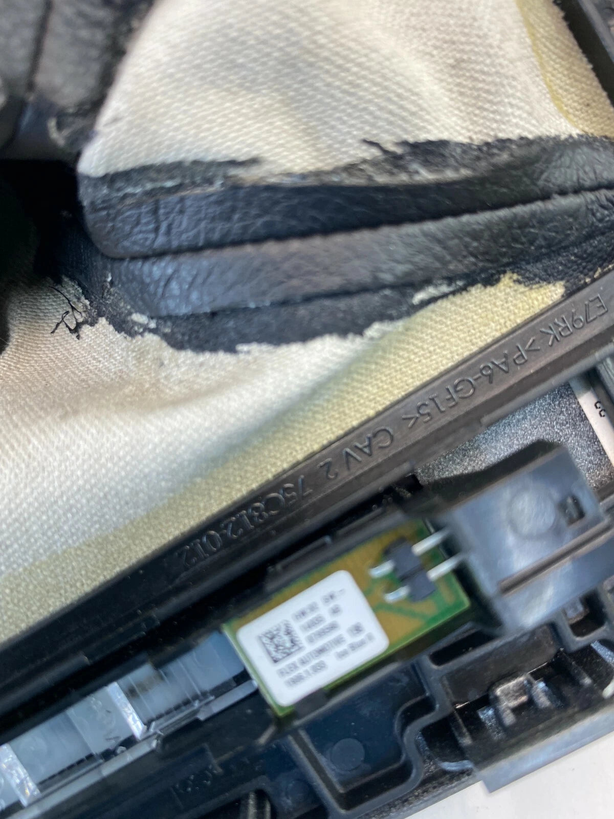 12-14 FORD FOCUS A/T CENTER CONSOLE SHIFTER SHIFT BEZEL BOOT & KNOB 75C812-012