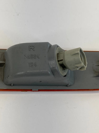 99 00 01 02 03 LEXUS RX300 FRONT RIGHT PASSENGER BUMPER MARKER LIGHT LAMP OEM