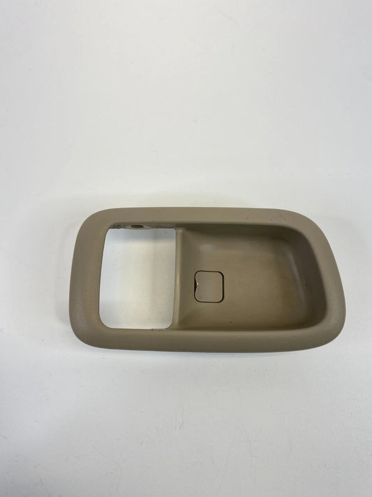 1997 98 99 00 2001 LEXUS ES300 FRONT RIGHT SIDE INNER DOOR HANDLE BEZEL TRIM OEM