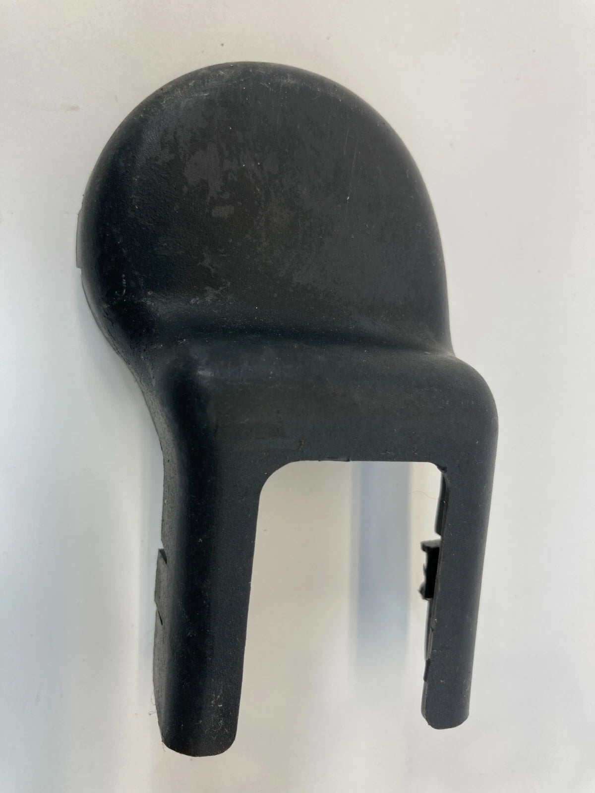 11-16 HYUNDAI ELANTRA FRONT RIGHT SEAT TRACK INNER END CAP COVER 88567-3X000