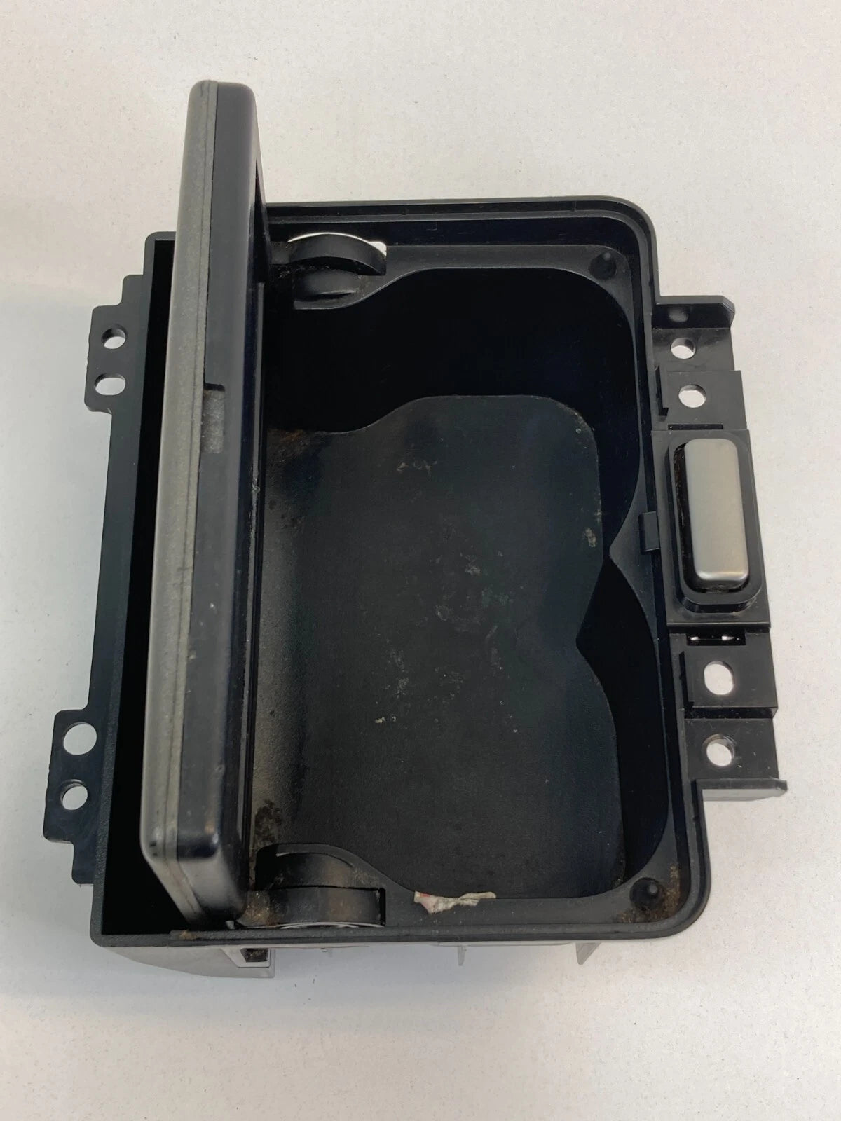 2003 03 INFINITI G35 SEDAN CENTER CONSOLE CUP HOLDER 68430-AL500 OEM