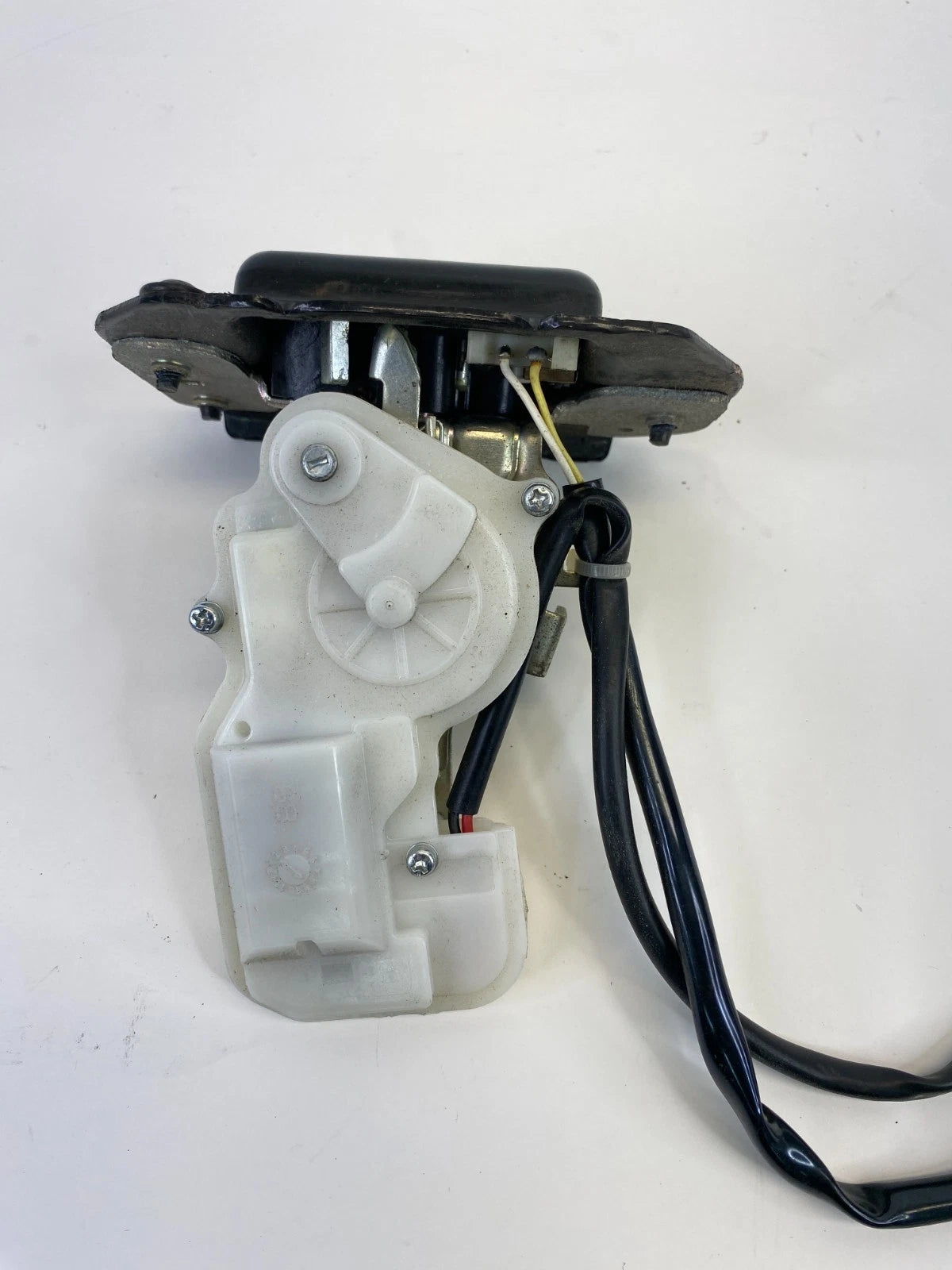 13-19 FORD POLICE INTERCEPTOR UTILITY REAR TRUNK TAILGATE LOCK LATCH ACTUATOR