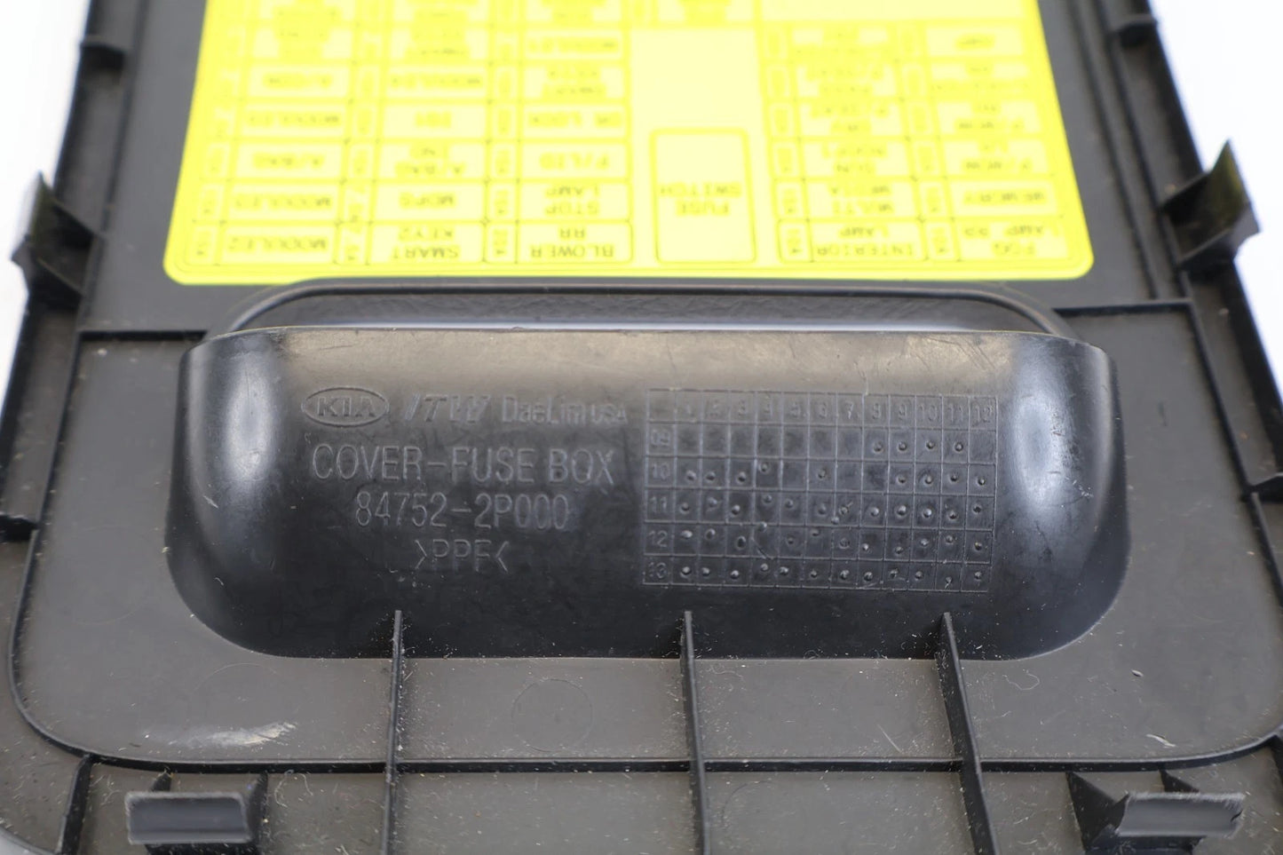 2009-2015 KIA SORENTO DASH FUSE BOX OBD COVER PANEL TRIM LID 84752-2P000 OEM