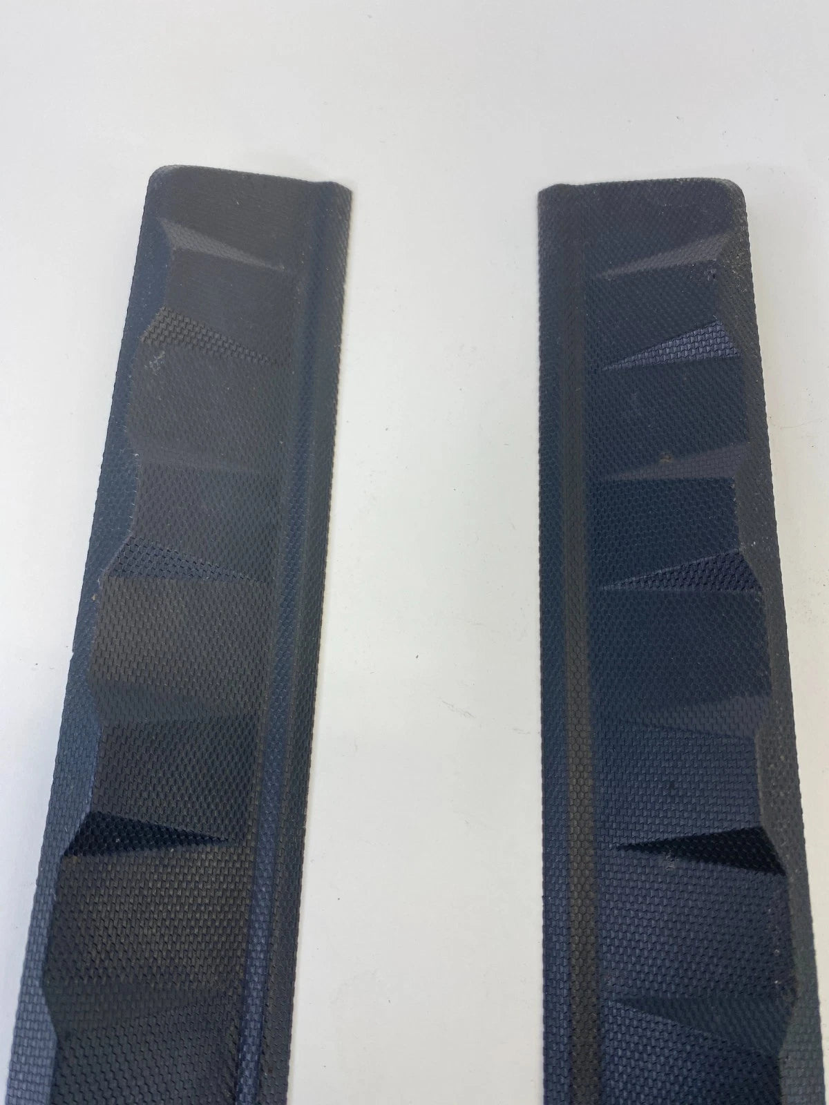 2010-2017 GMC TERRAIN REAR LEFT & RIGHT DOOR SILL SCUFF PLATE COVER 25790574