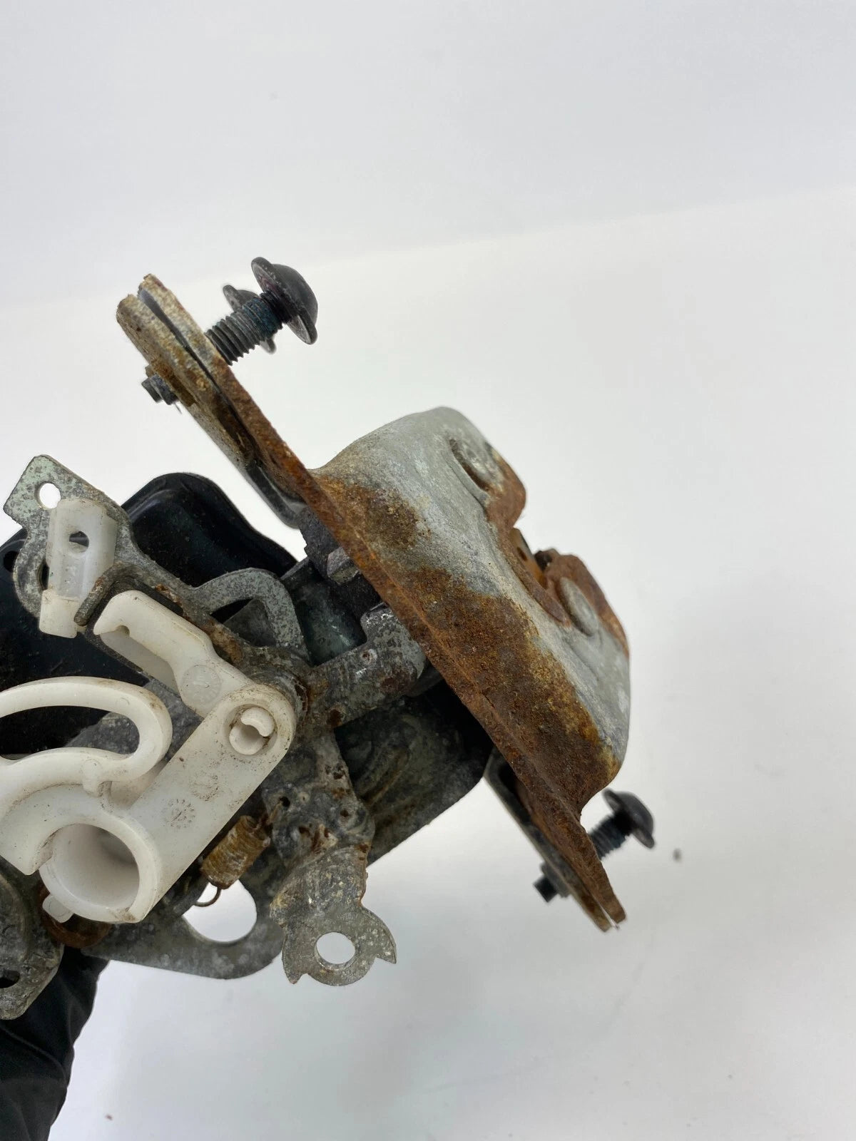 2007-2011 DODGE NITRO REAR TRUNK DECK LID LIFGATE LATCH LOCK RELEASE ACTUATOR