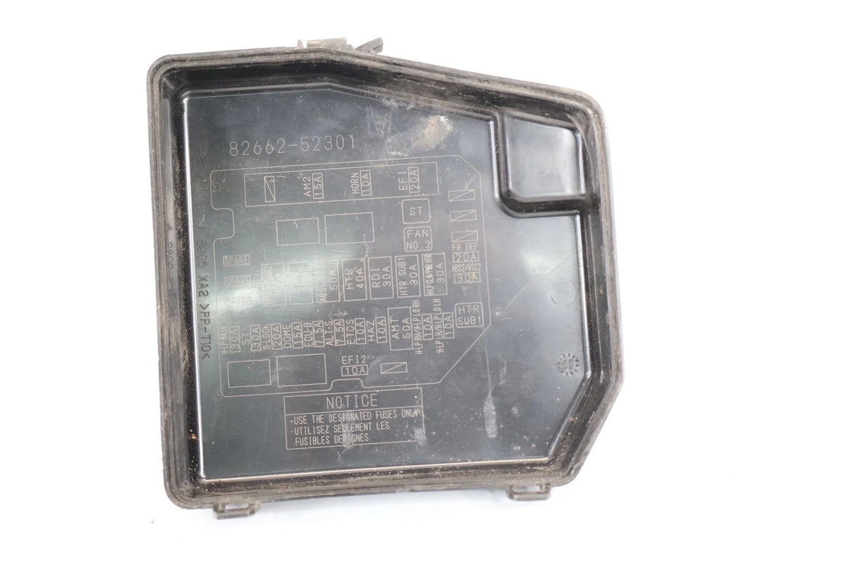 2007-2012 TOYOTA YARIS 1.5L L4 A/T ENGINE COMPARTMENT FUSE BOX JUNCTION BLOCK