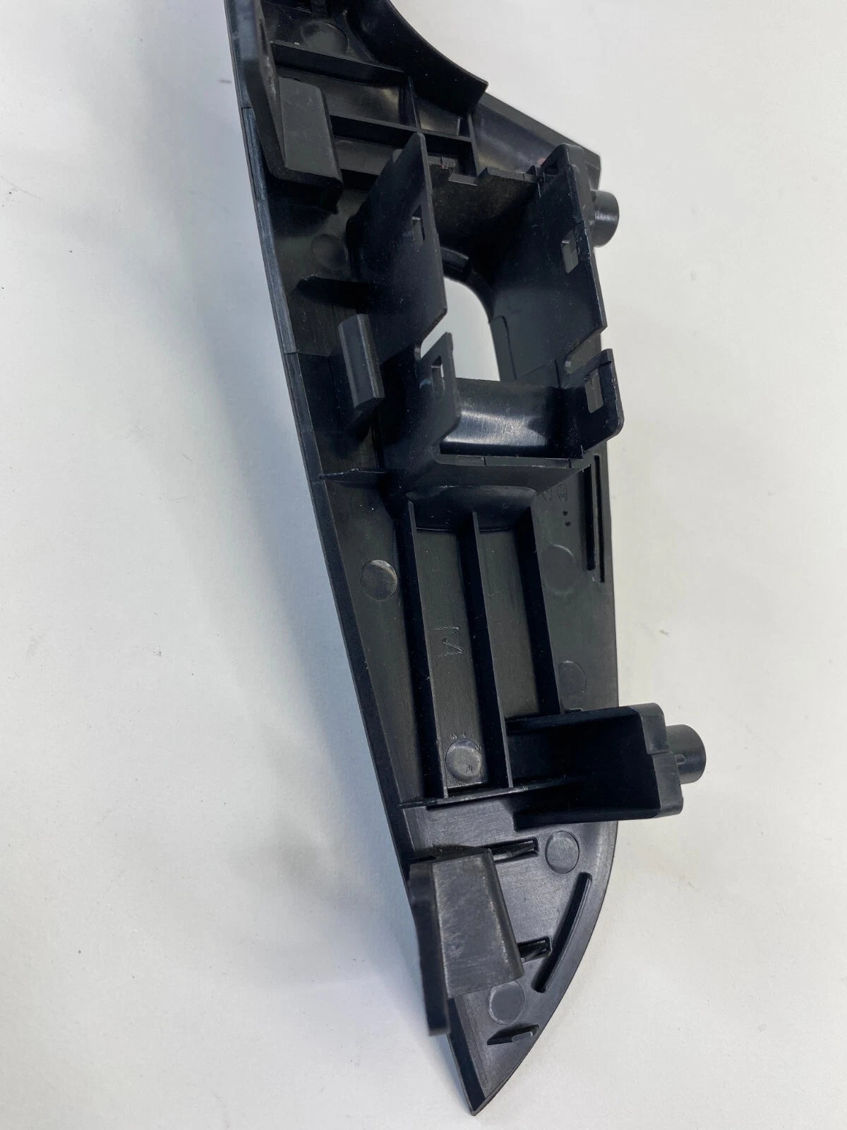 14-16 HYUNDAI ELANTRA REAR RIGHT DOOR WINDOW SWITCH TRIM BEZEL 201007574 OEM