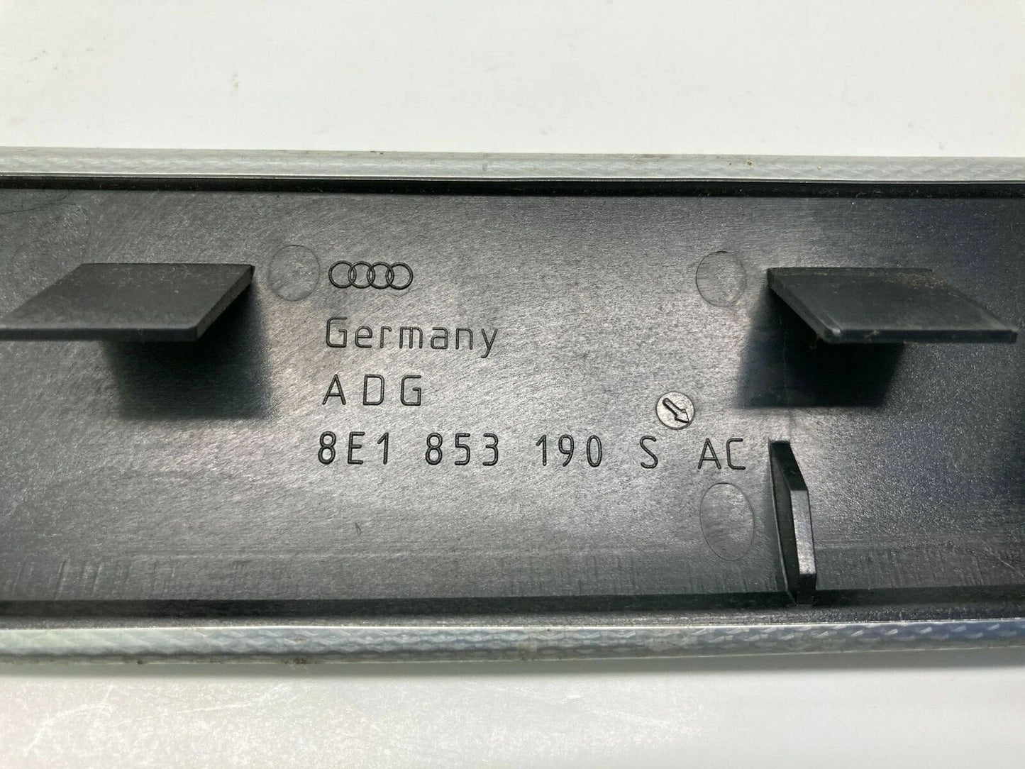 2002-2005 AUDI A4 QUATTRO RIGHT PASSENGER DASH TRIM SILVER BEZEL 8E1853190AC