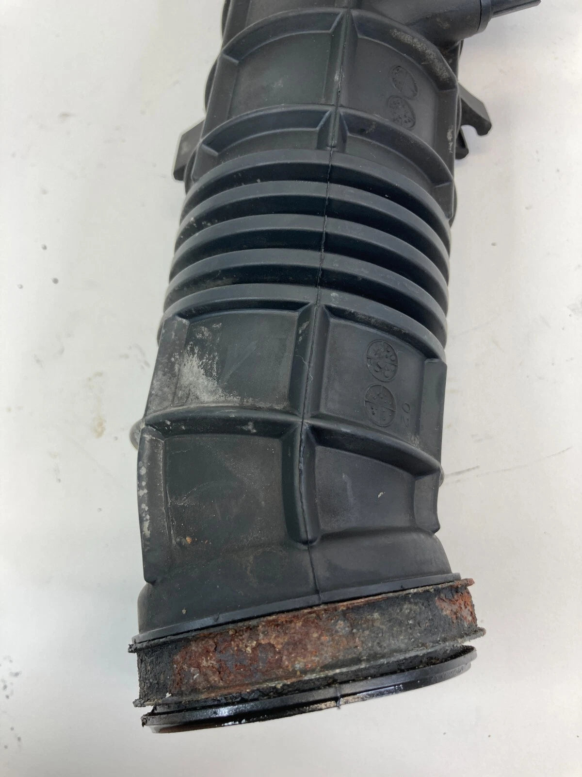 2003-2006 HONDA ELEMENT 2.4L AIR FLOW CLEANER HOUSING INTAKE DUCT HOSE OEM