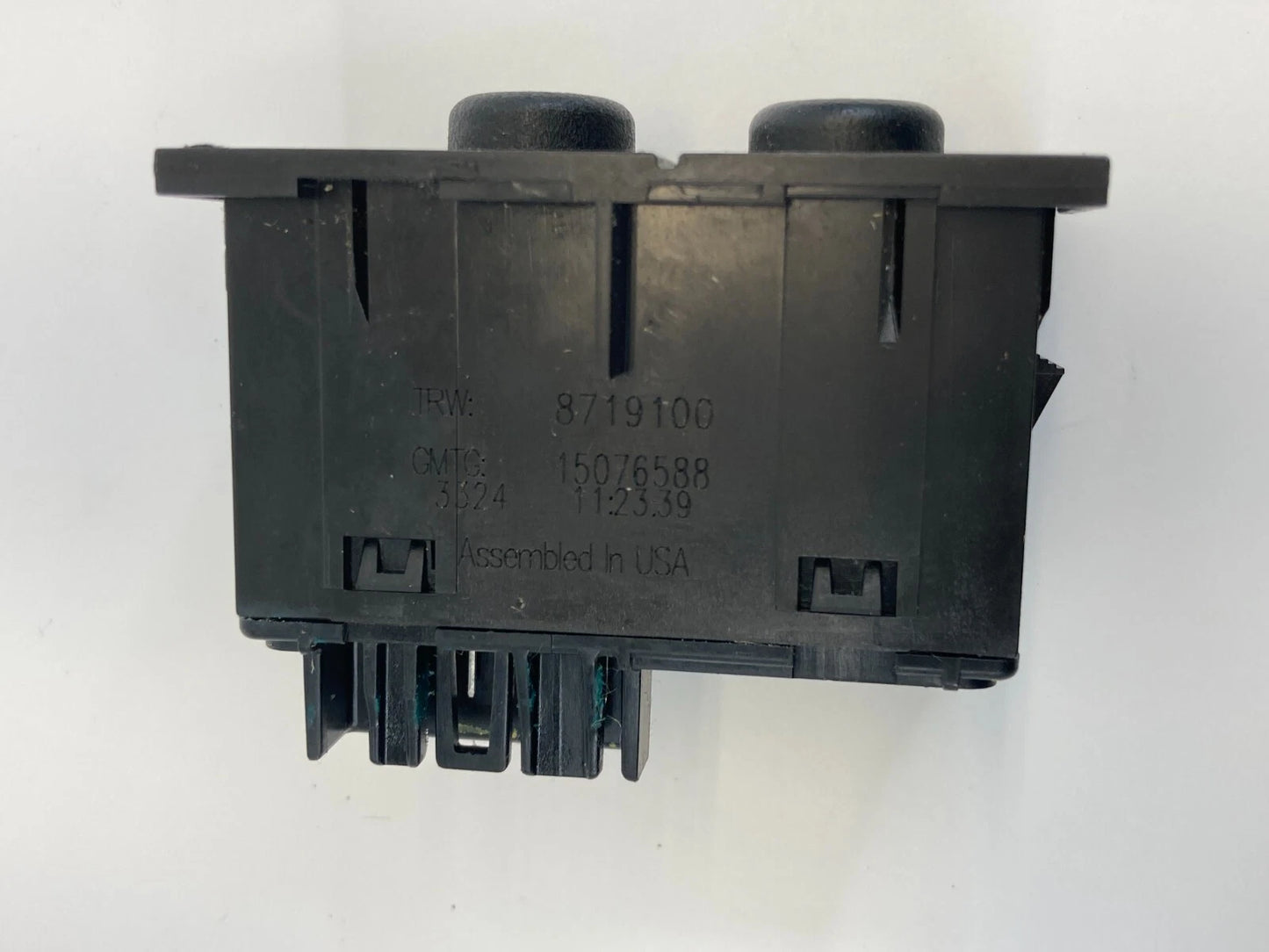 2003-2006 CHEVROLET AVALANCHE 1500 FOG LIGHT SWITCH BUTTON CONTROL 15076588 OEM