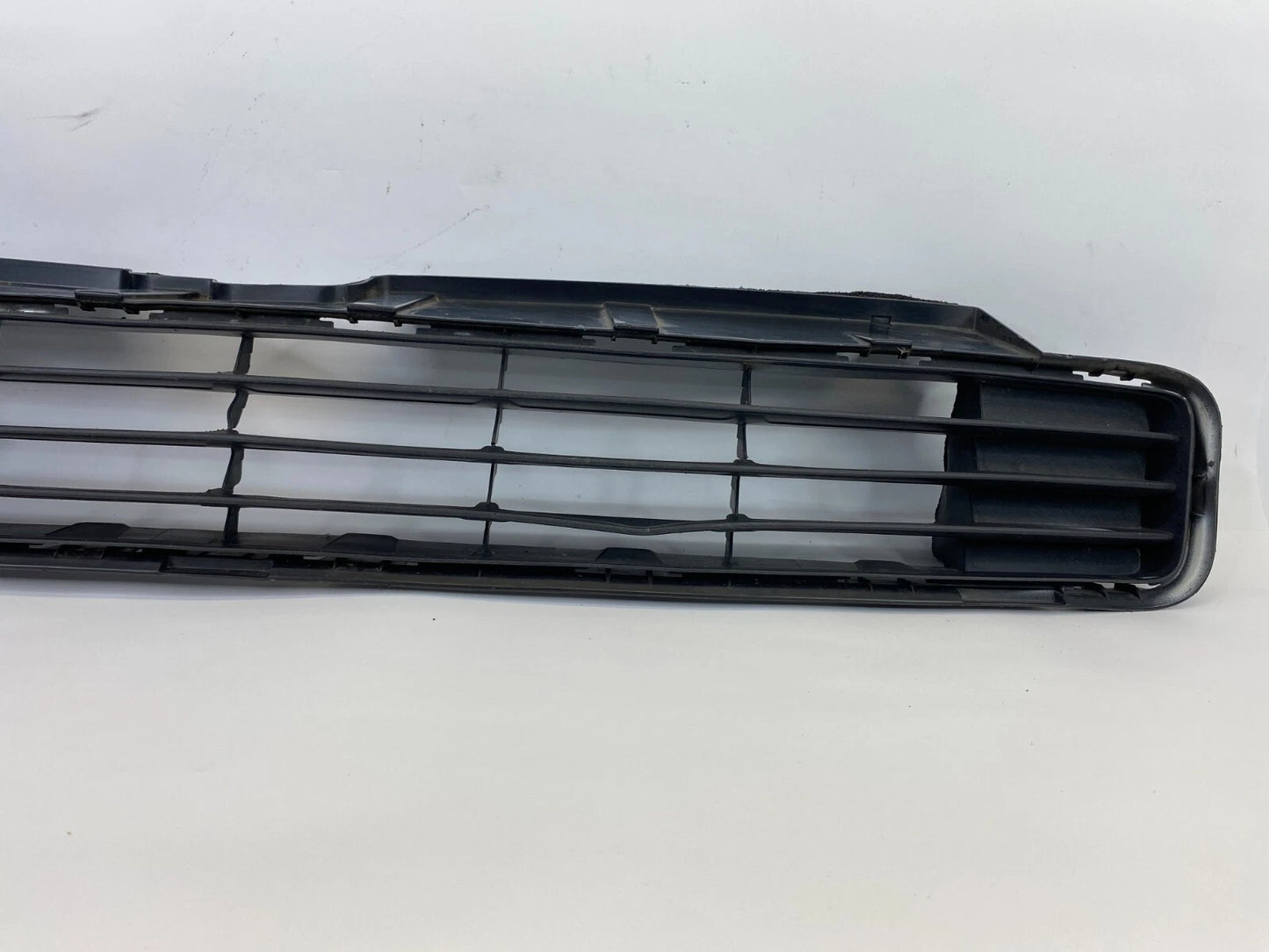 2010 2011 TOYOTA PRIUS FRONT BUMPER RADIATOR LOWER GRILL GRILLE 53112-47040 OEM