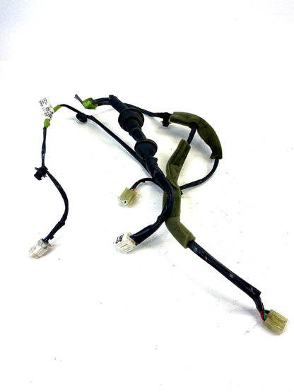 92-96 TOYOTA CAMRY REAR RIGHT BACK SIDE DOOR WIRING HARNESS WIRE 82153-06130