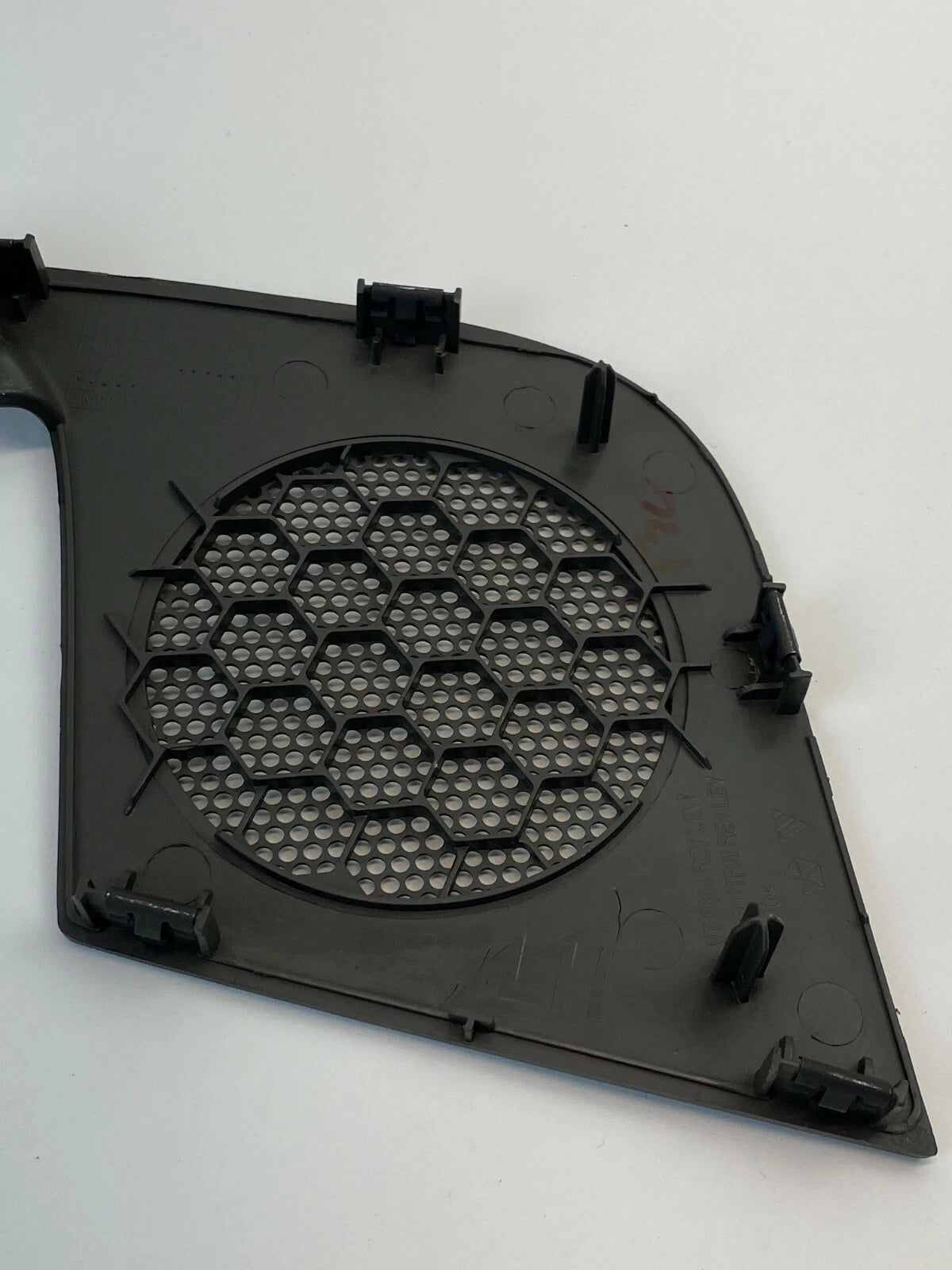 2005-2010 JEEP GRAND CHEROKEE FRONT LEFT DASH SPEAKER GRILL COVER 5KB01TRM OEM