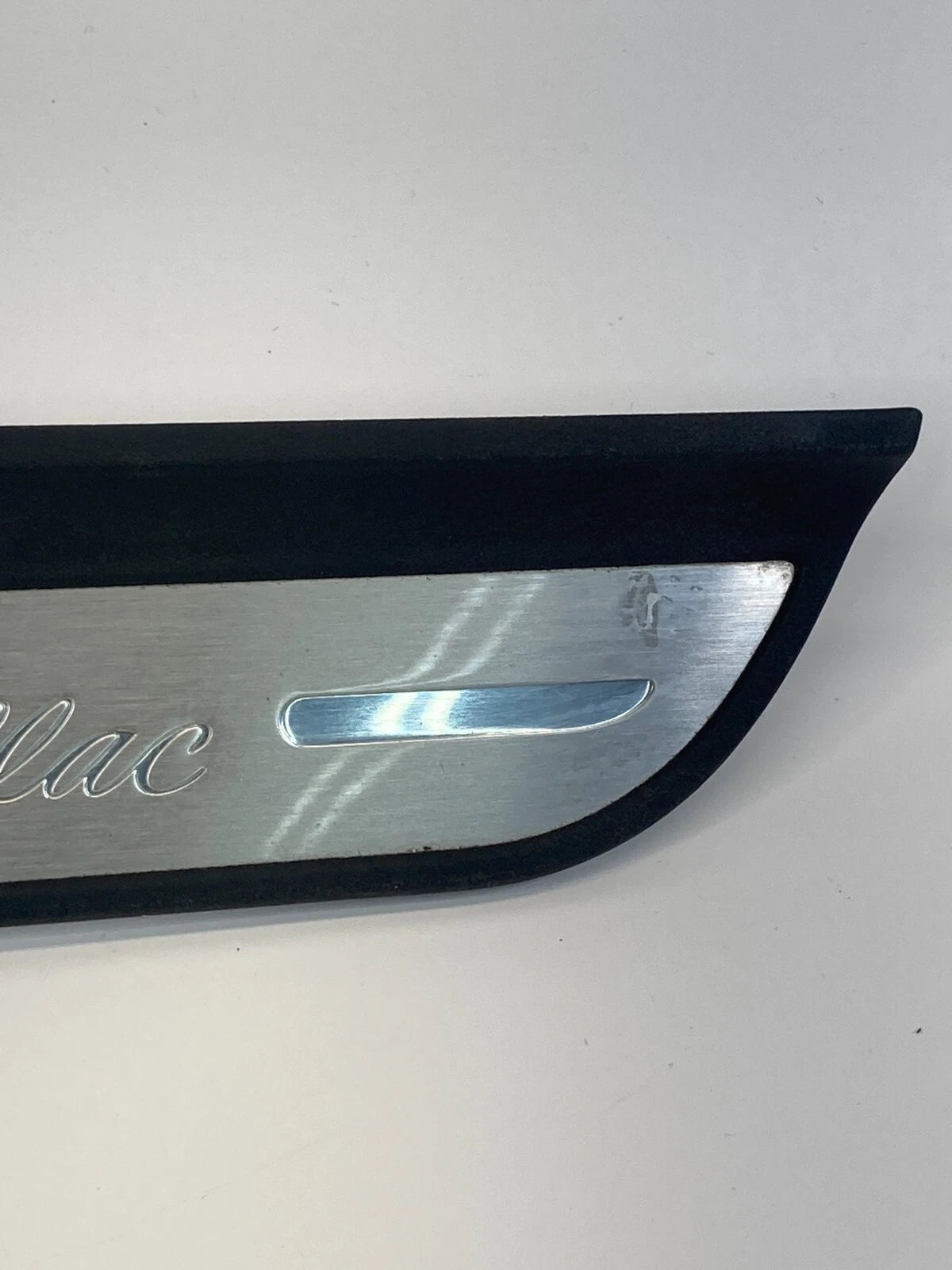 2005-2011 CADILLAC STS REAR RIGHT SIDE DOOR SILL SCUFF STEP PLATE TRIM 25762034