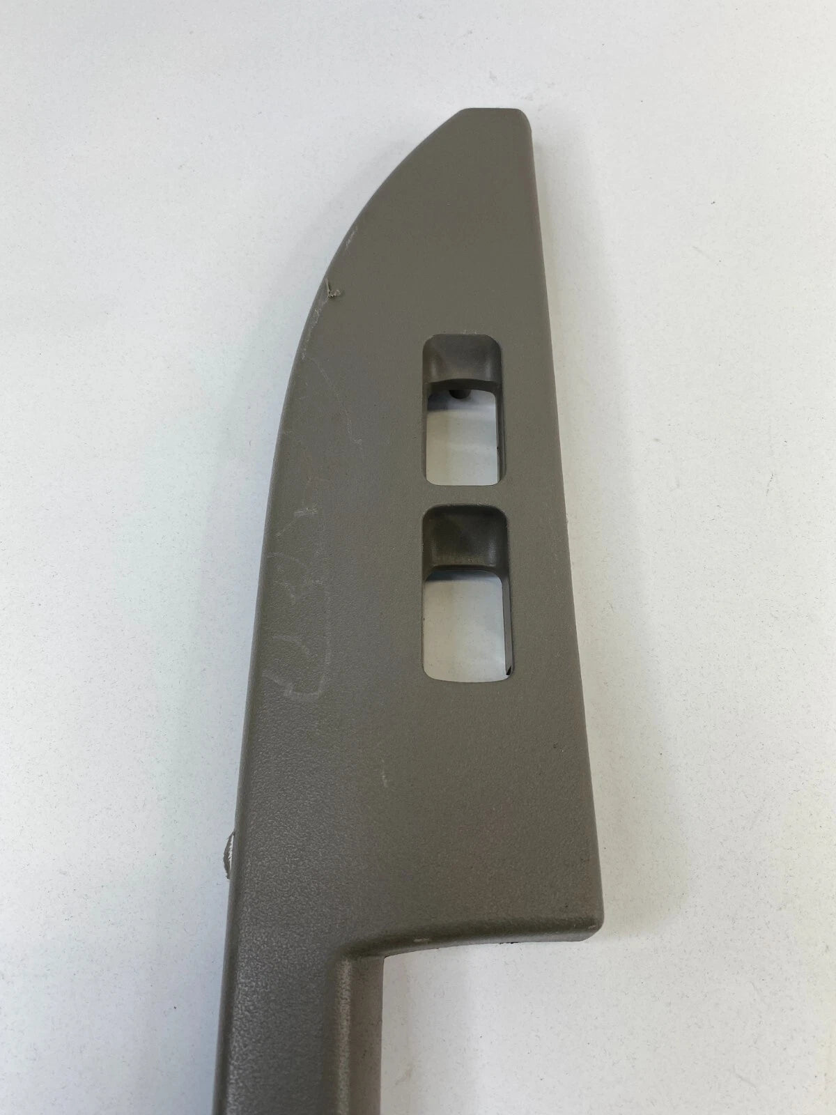 07 08 10 11 MITSUBISHI ENDEAVOR FRONT RIGHT PASSENGER DOOR WINDOW SWITCH BEZEL