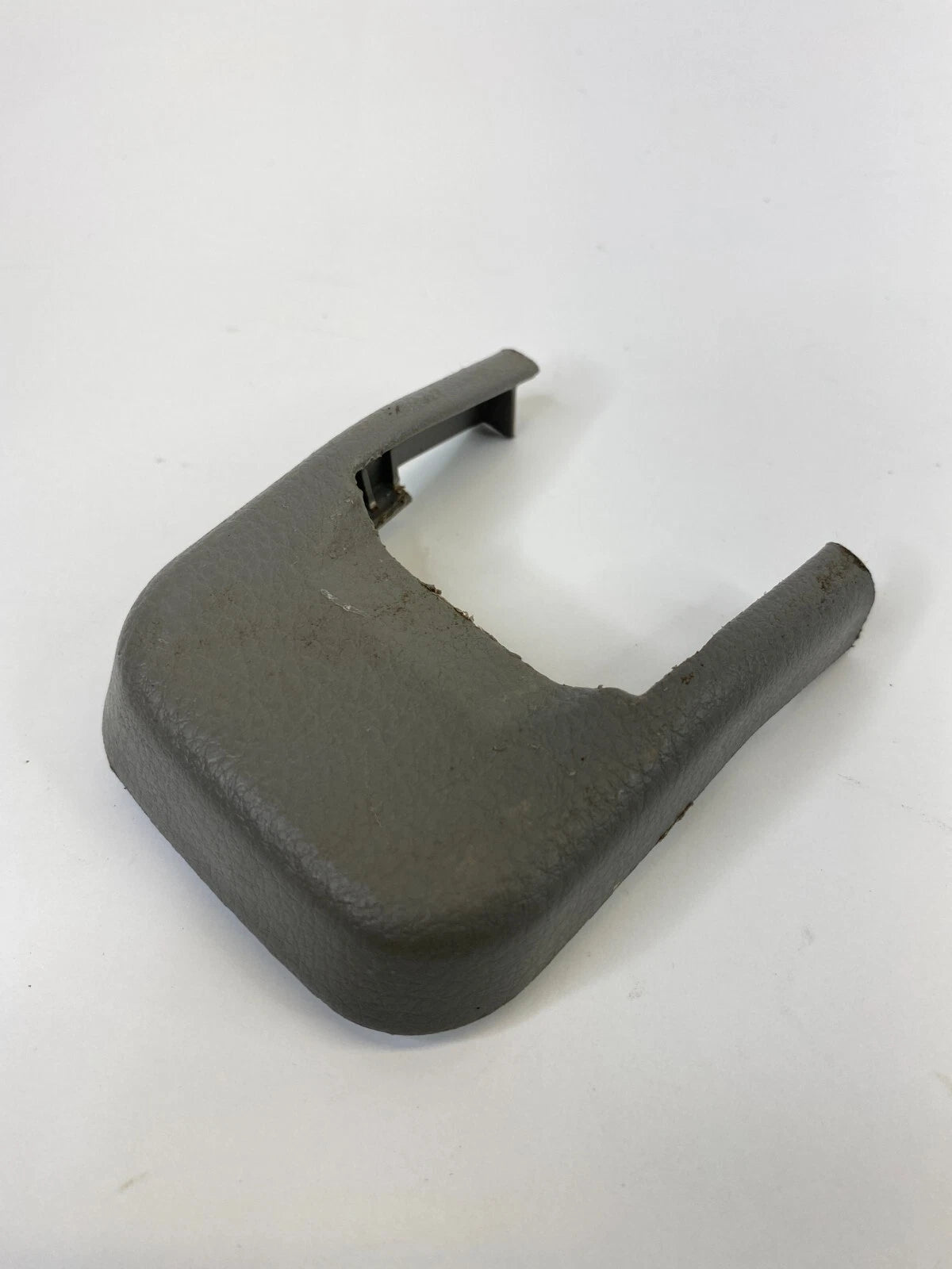 2007-2012 NISSAN ALTIMA RIGHT SIDE SEAT TRACK END COVER CAP TRIM BEZEL OEM