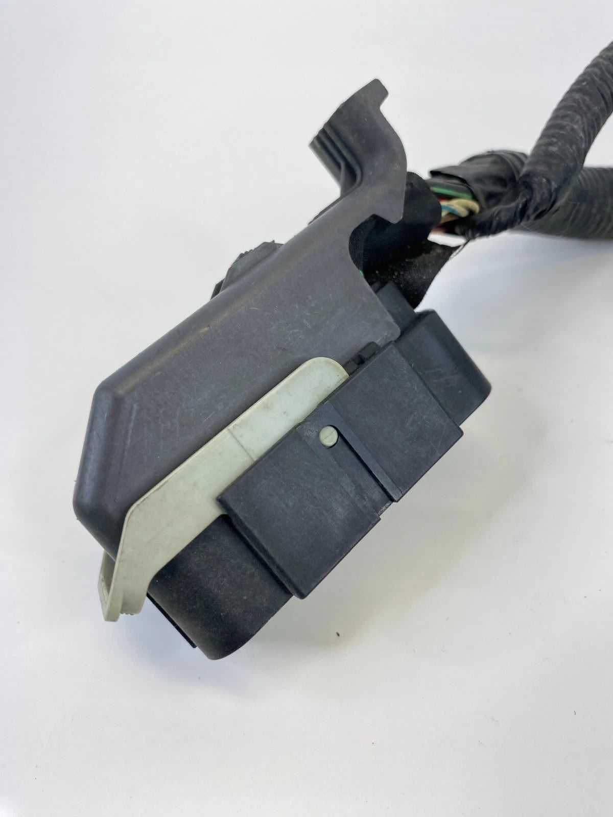 2010-2012 FORD TAURUS 3.5L AWD ABS ANTI LOCK BRAKE PUMP PLUG CONNECTOR OEM