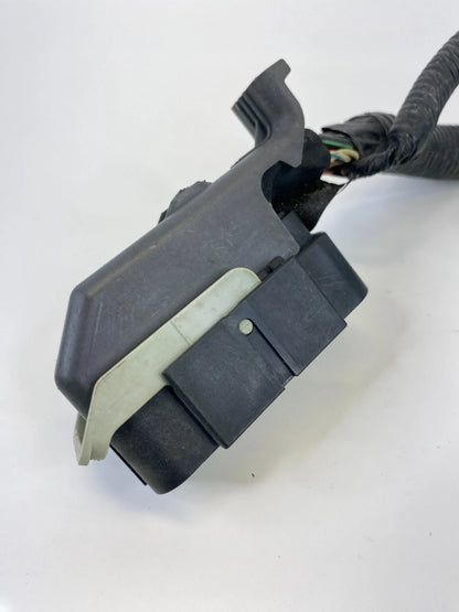 2010-2012 FORD TAURUS 3.5L AWD ABS ANTI LOCK BRAKE PUMP PLUG CONNECTOR OEM