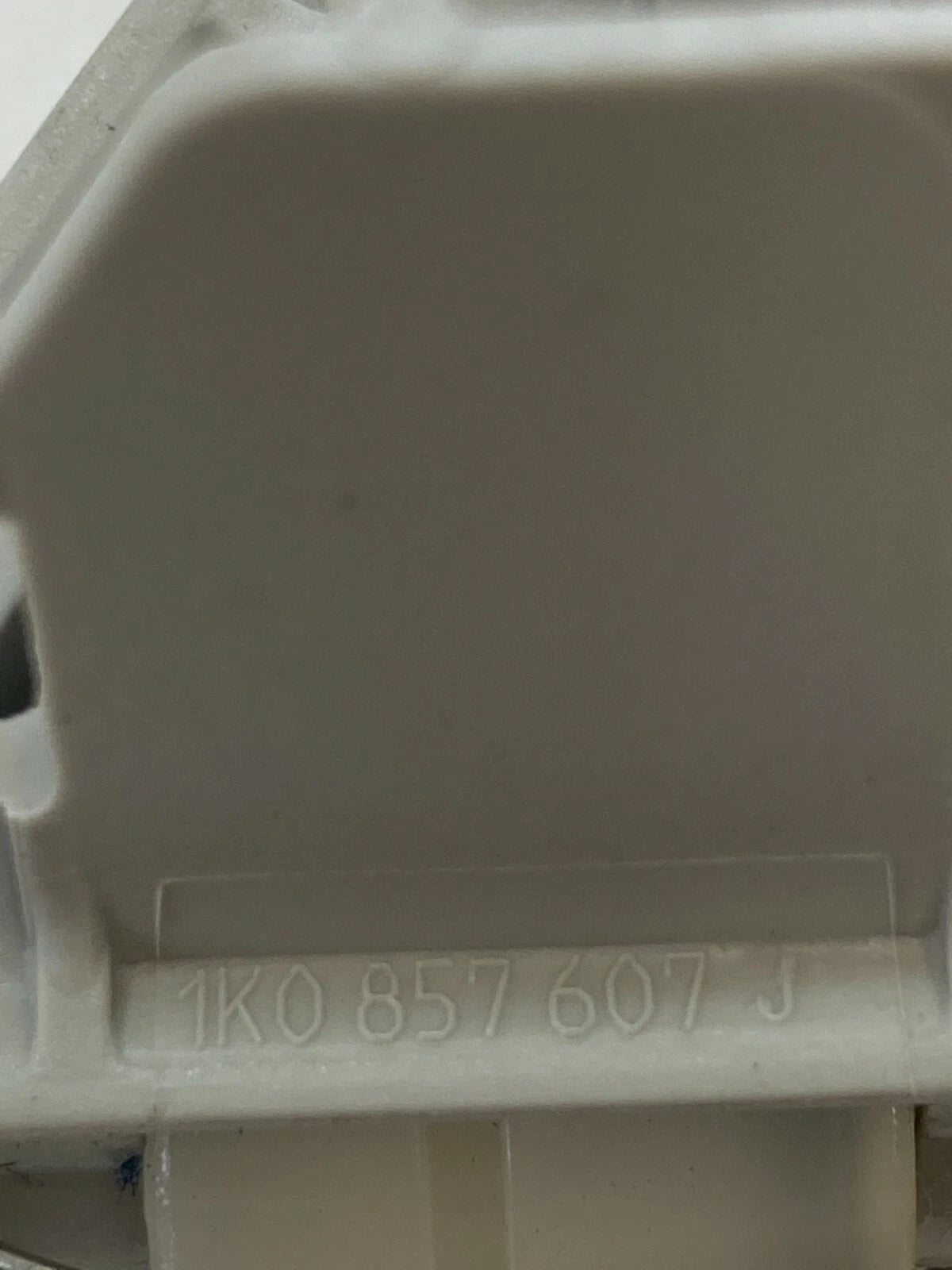2006 2007 VOLKSWAGEN PASSAT SEDAN REAR LEFT ROOF GRAB GRIP HANDLE 1K0857607J OEM