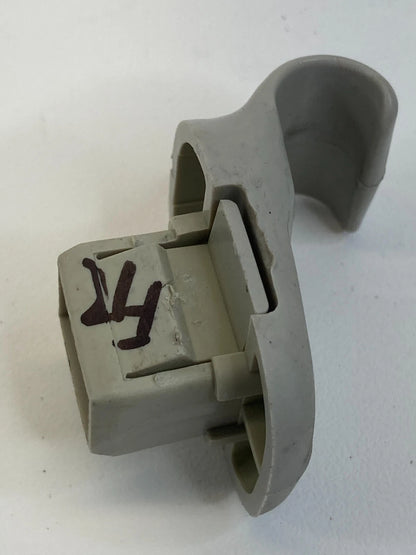 2010-2012 MAZDA CX-7 FRONT RIGHT SUN VISOR HOLDER RETAINER SUNVISOR CLIP OEM