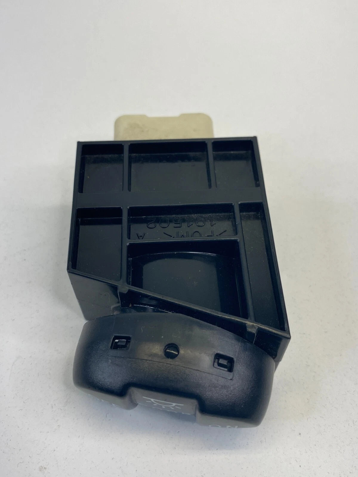 2004-2010 TOYOTA SIENNA INTERIOR DOME LIGHT DOOR LAMP CONTROL SWITCH BUTTON OEM