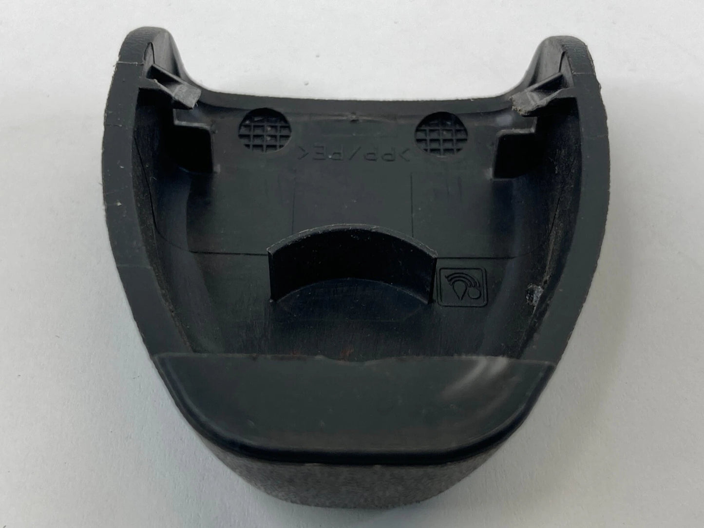 06-09 TOYOTA PRIUS FRONT RIGHT PASSENGER SIDE SEAT BELT GUIDE TRIM LOWER COVER