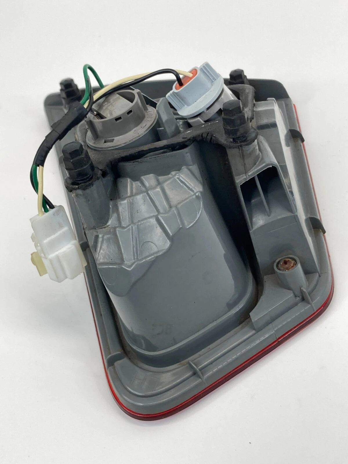 2010-2013 KIA FORTE SEDAN INNER TAIL LIGHT DRIVER SIDE TRUNK MOUNTED OEM
