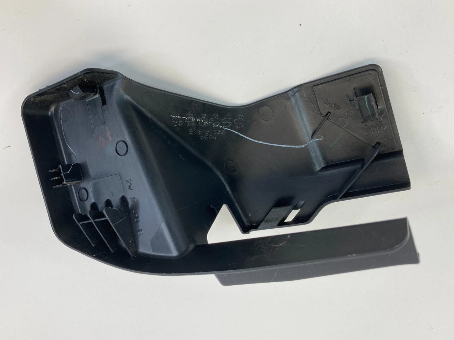 2004-2009 MAZDA 3 MAZDA3 FRONT RIGHT SEAT REAR RIGHT RAIL CAP COVER BN8P-57-052