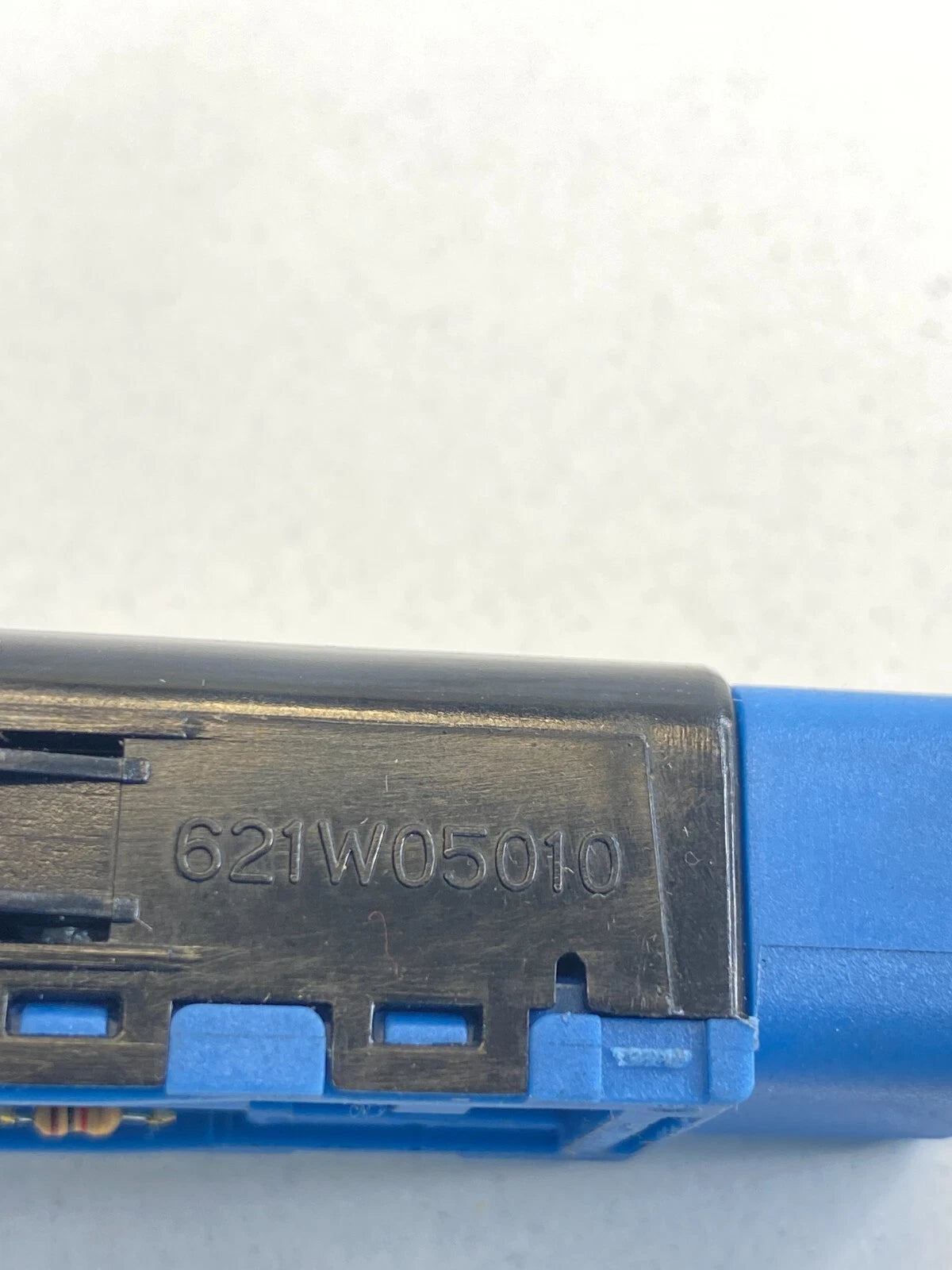 2010-2012 HYUNDAI SANTA FE DASH FRONT DEFROSTER CONTROL SWITCH BUTTON 621W05010