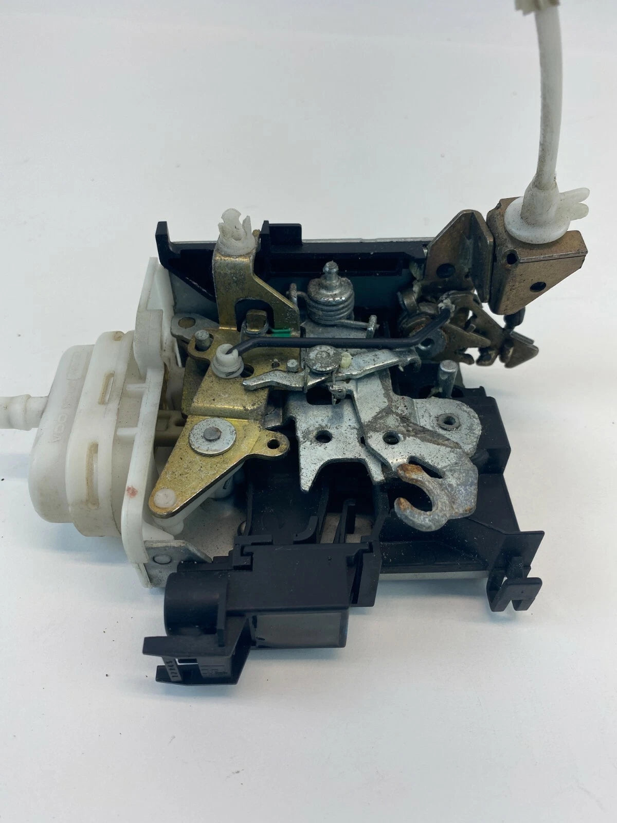 1999-2002 AUDI A4 SEDAN REAR LEFT SIDE DOOR LOCK LATCH ACTUATOR 8E0839015AB OEM