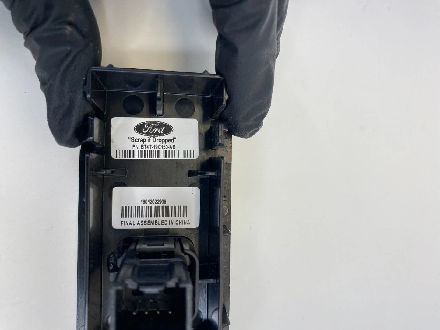 2013-2019 Ford Escape Center Console AUX in Audio Socket BT4T-19C150-AB