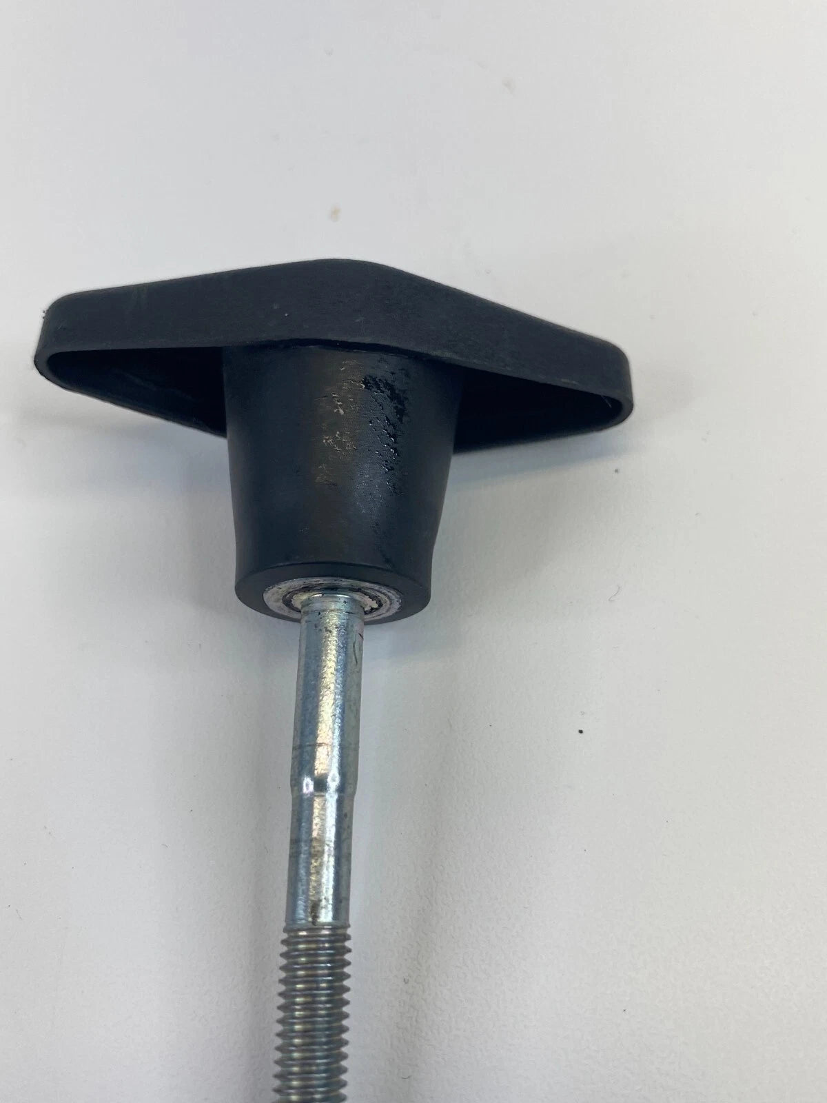 2007 2008 07 08 SUZUKI XL-7 SPARE RETAINER HOLD DOWN HOLDER SCREW OEM