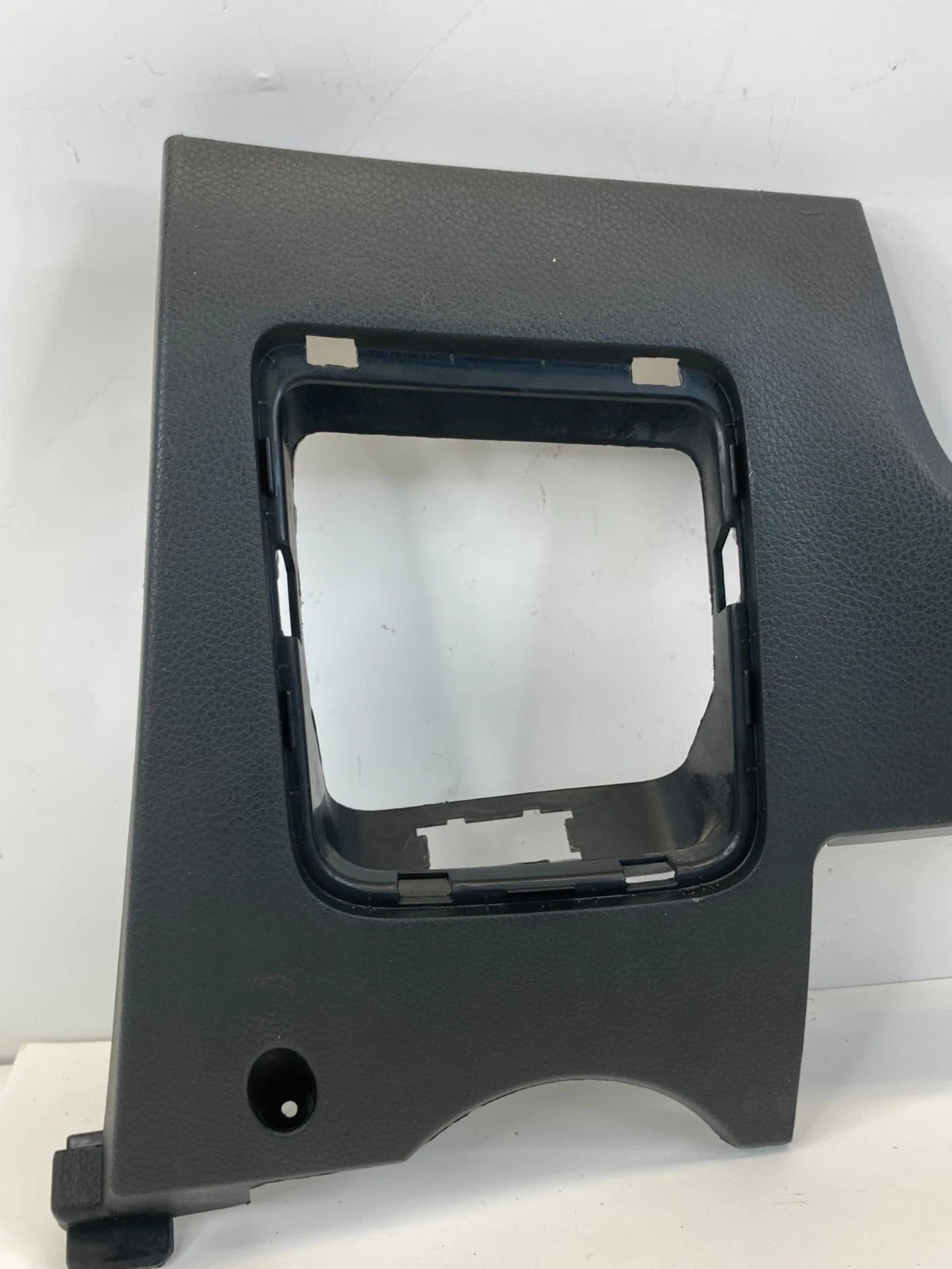 2013-2019 HYUNDAI SANTA FE DASH LEFT LOWER KNEE BOLSTER PANEL TRIM OEM