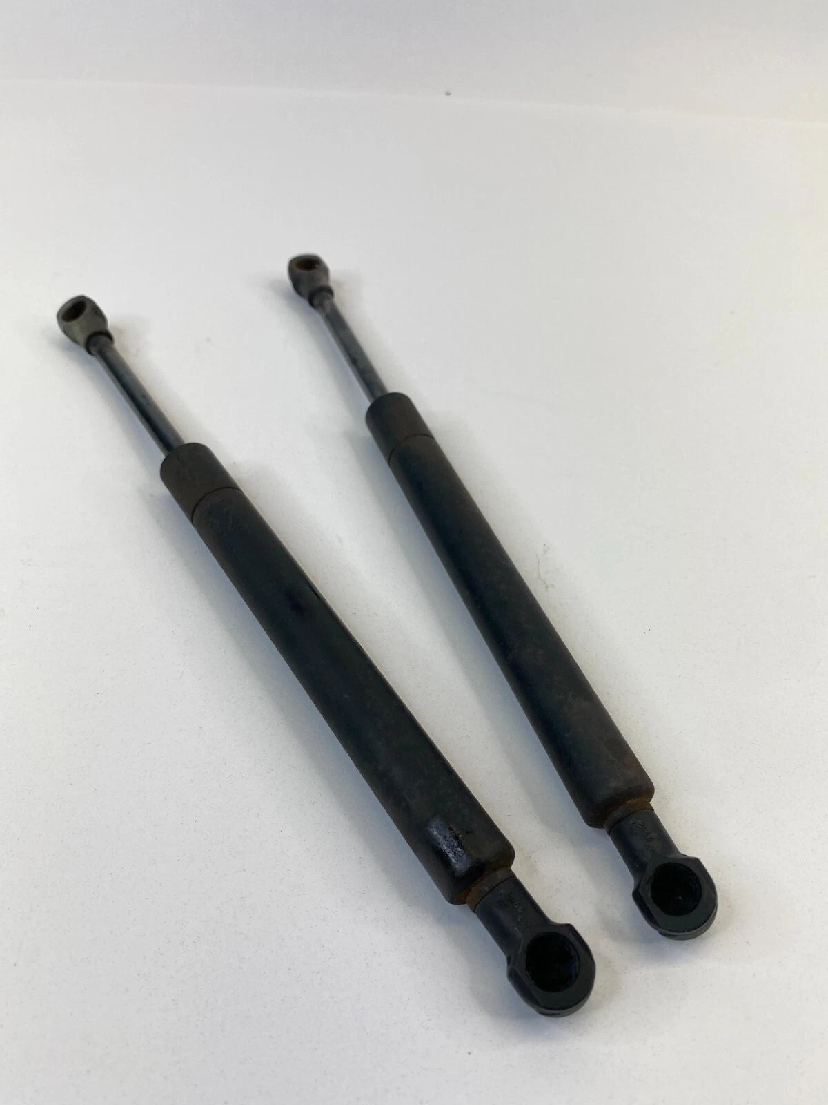 2003 INFINITI G35 BASE SEDAN REAR TRUNK LID SHOCK STRUT SUPPORT PAIR OEM
