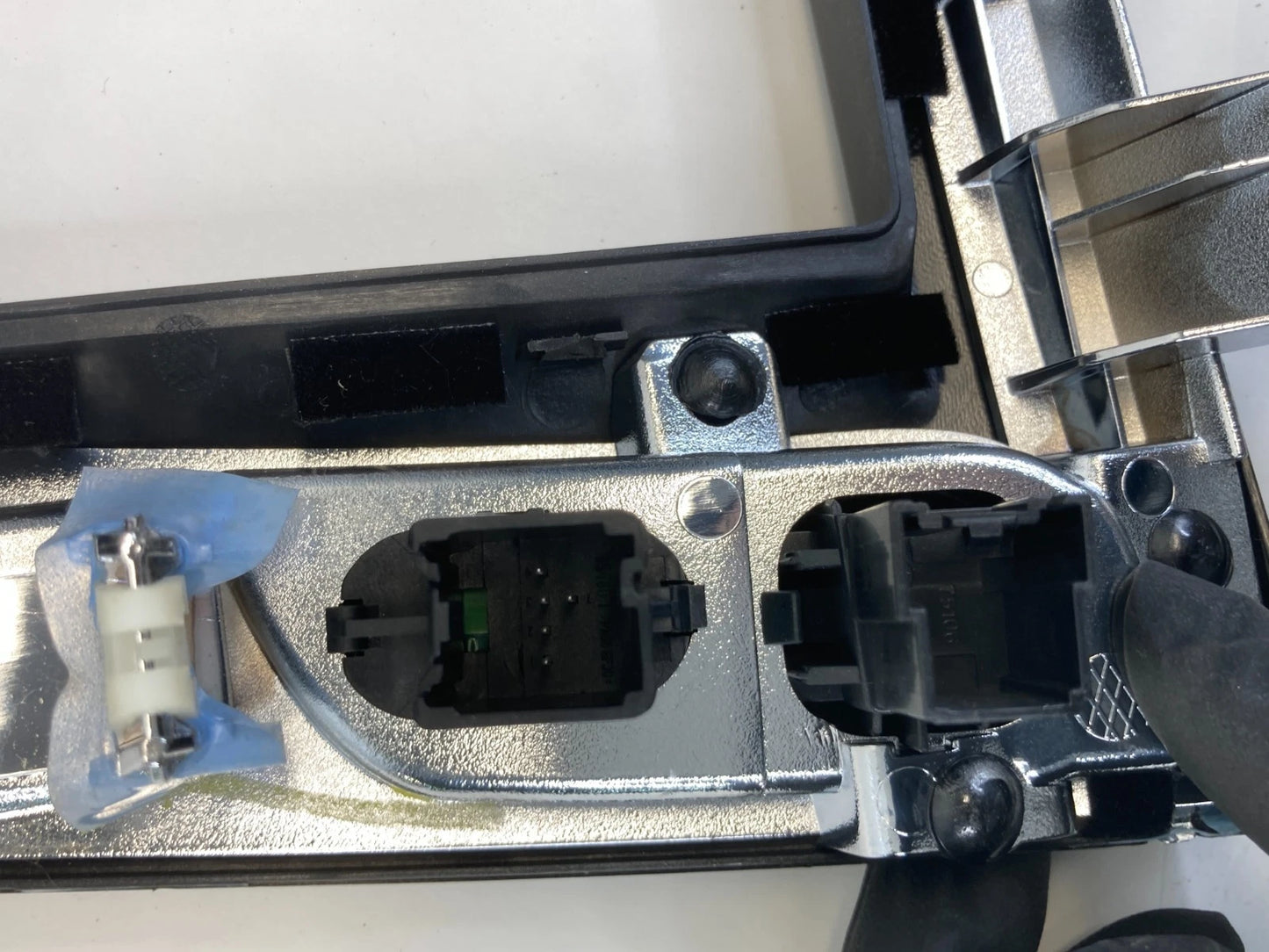 2010-2012 LINCOLN MKT DASH CENTER RADIO BEZEL DISPLAY PANEL TRIM AIR VENTS OEM