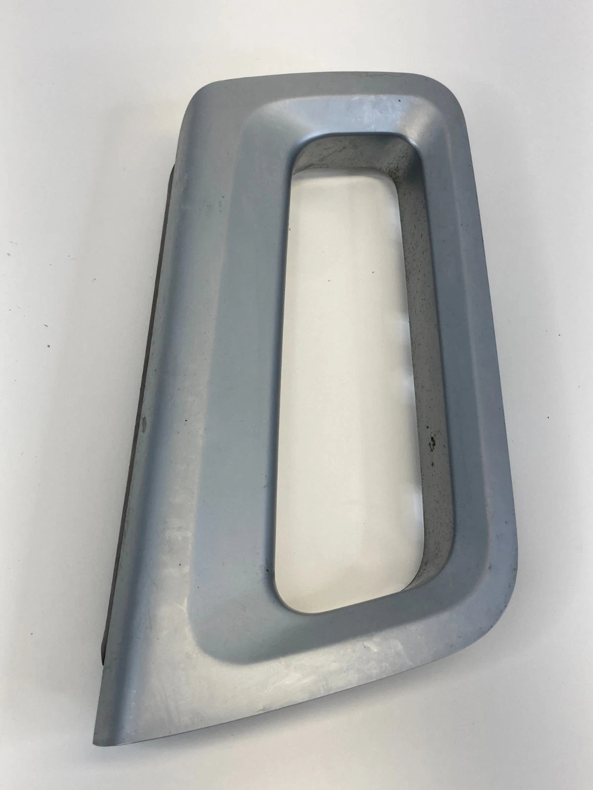 12-15 CHEVROLET CAPTIVA SPORT REAR LEFT SIDE INNER DOOR PULL HANDLE TRIM BEZEL