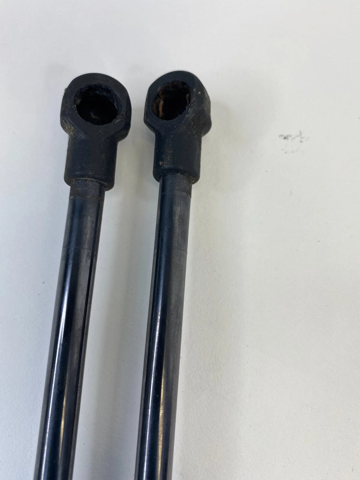 04-07 BMW 525I 09 10 BMW 535I XDRIVE HOOD SHOCK STRUT LIFT SUPPORT 51237008745