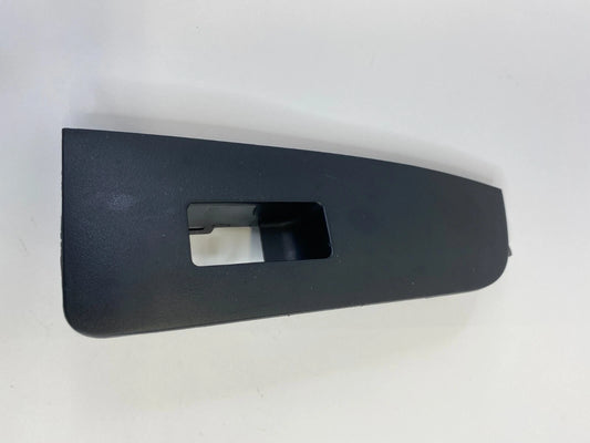 2004-2008 NISSAN MAXIMA REAR LEFT BACK DRIVER DOOR WINDOW SWITCH BEZEL 829617Y00