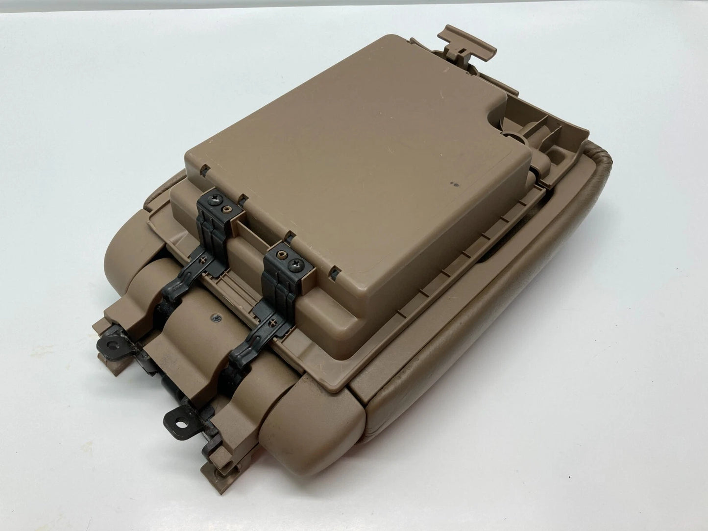2003-2005 HONDA PILOT EX-L REAR 2ND ROW SEAT CENTER CONSOLE ARMREST ARM REST OEM