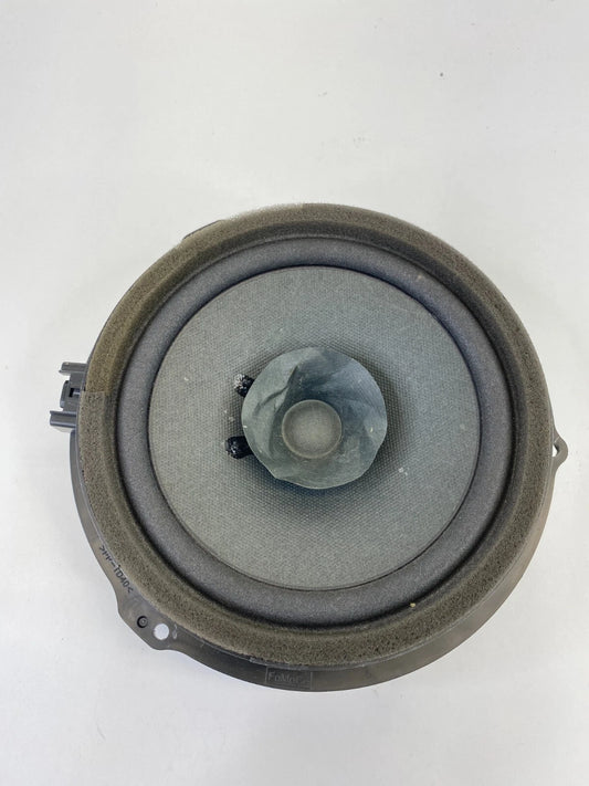 2013-2019 FORD ESCAPE REAR RIGHT DOOR SOUND SYSTEM SPEAKER 8A6T-18808-CC OEM