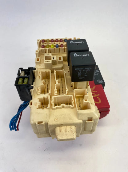 2000-2005 MITSUBISHI ECLIPSE CONVERTIBLE COUPE INTERIOR CABIN FUSE BOX MR490278
