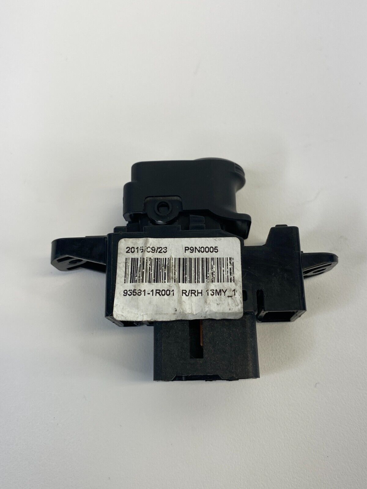 13-17 Hyundai Accent Rear Side Door Power Window Control Switch 93581-1R001 OEM