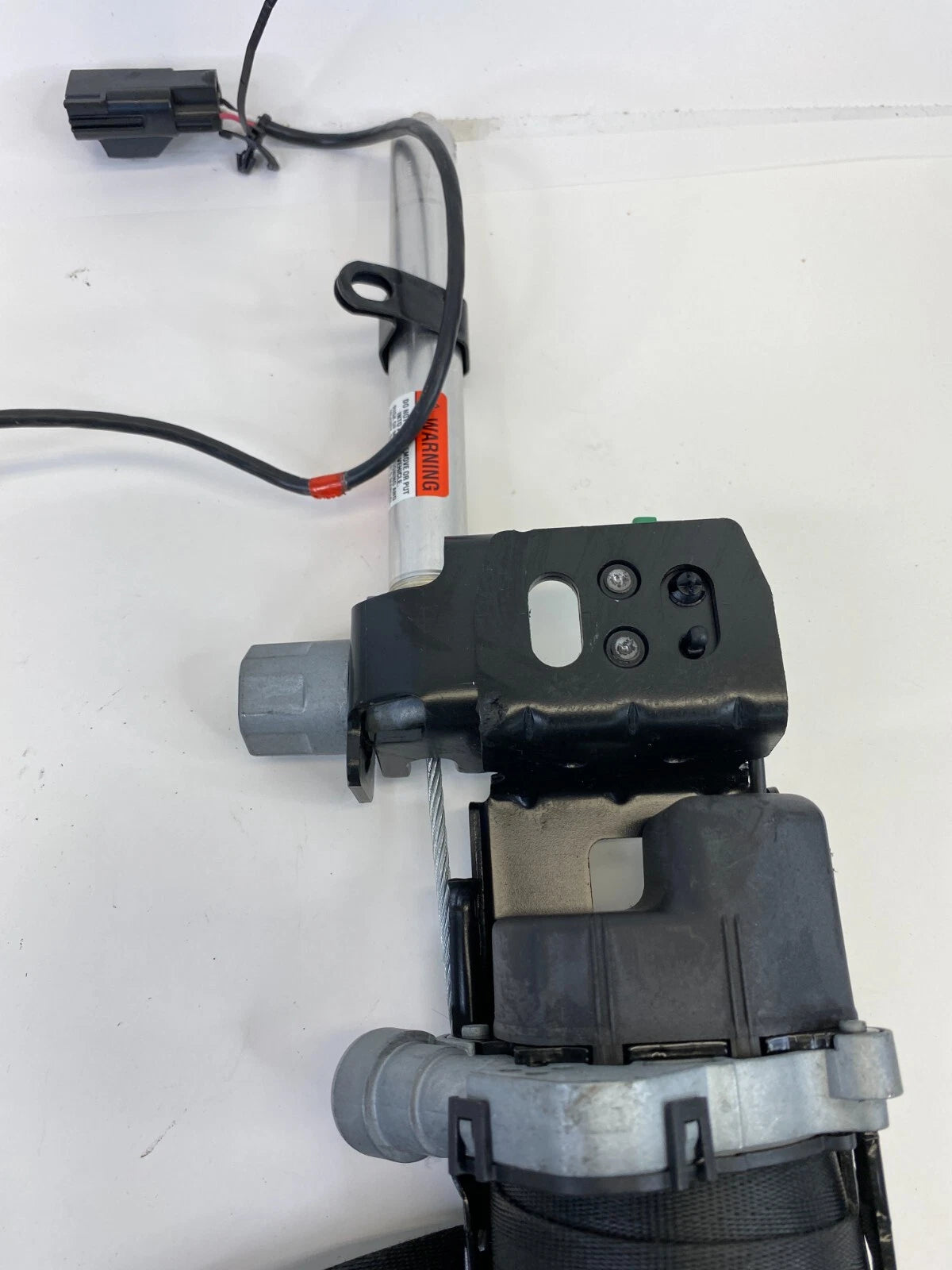 2001-2004 VOLVO S40 V50 FRONT RIGHT PASSENGER SEAT BELT RETRACTOR ASSEMBLY OEM