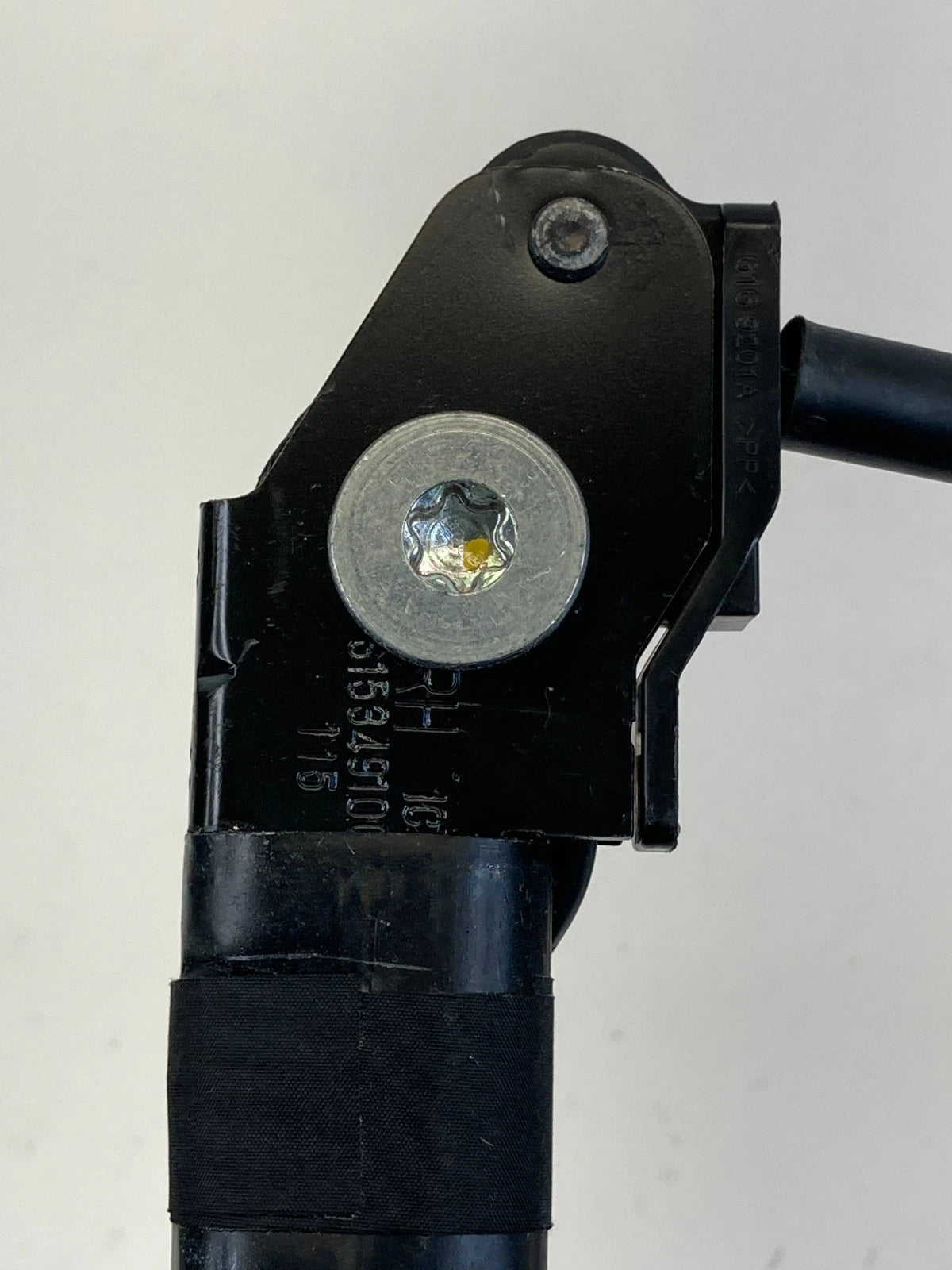 11-16 CHEVROLET CRUZE FRONT RIGHT SIDE SEAT BELT RETRACTOR & TENSIONER 15903263