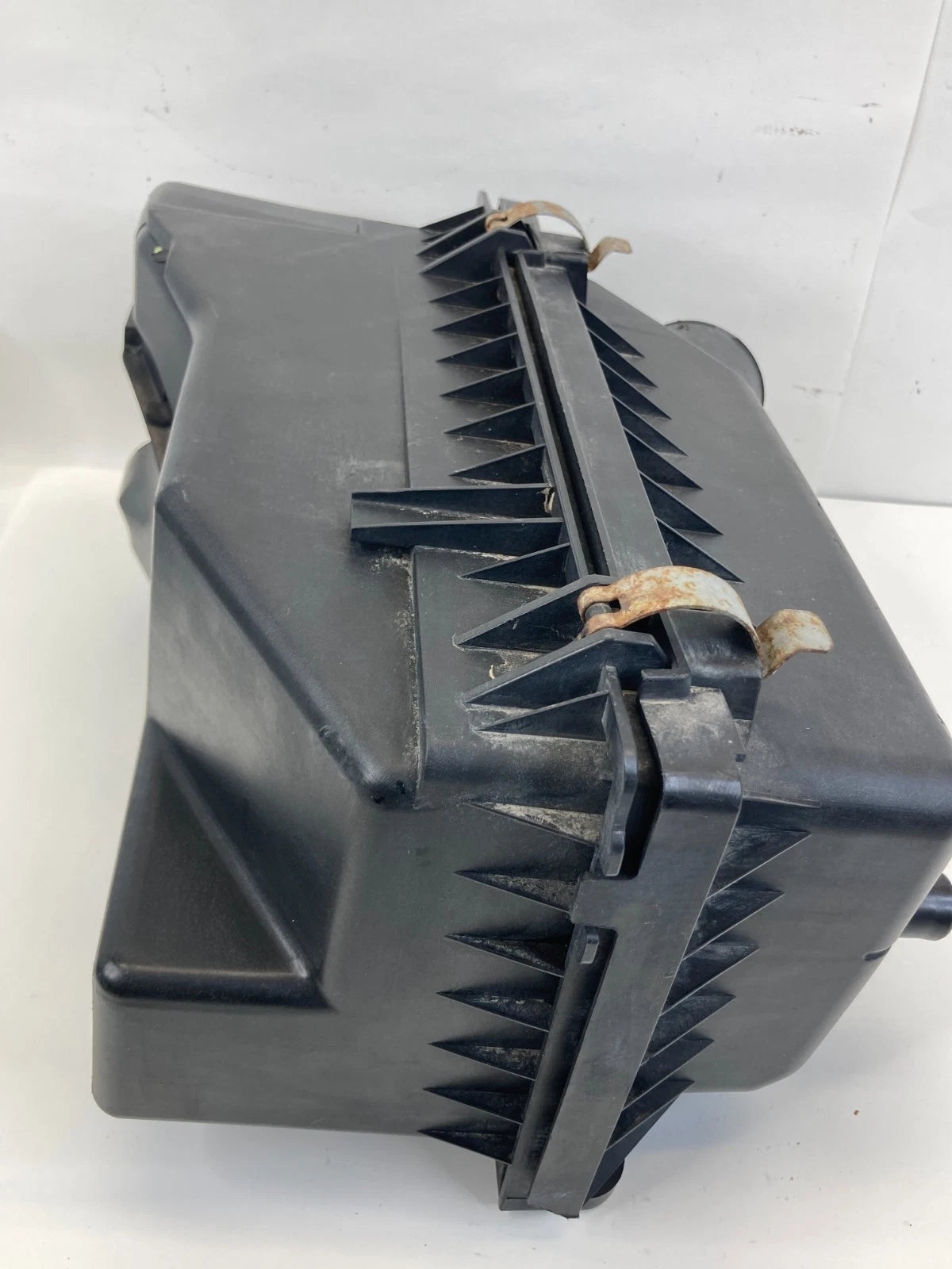 2007-2010 JEEP PATRIOT COMPASS AIR INTAKE FILTER CLEANER BOX HOUSING ASSY OEM