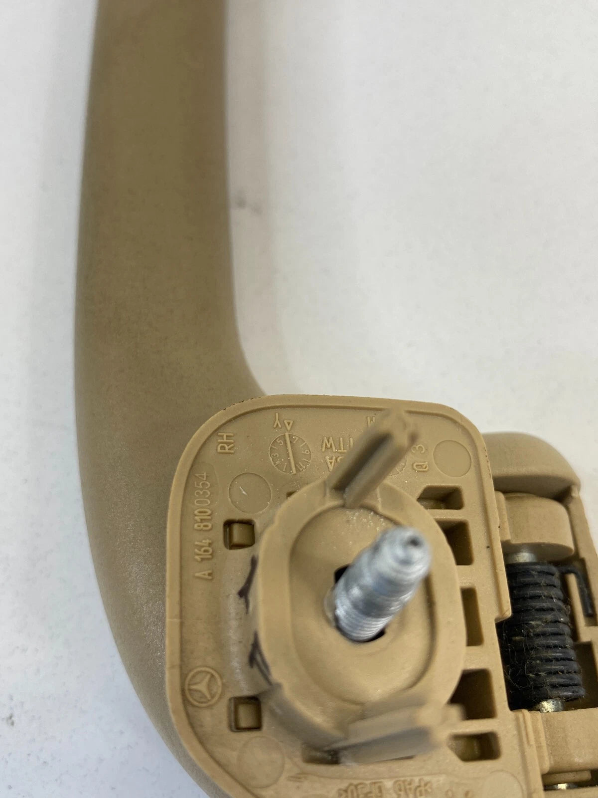 2006-2012 MERCEDES-BENZ R350 07-09 R320 ROOF FRONT LEFT INNER GRAB HANDLE ASSIST