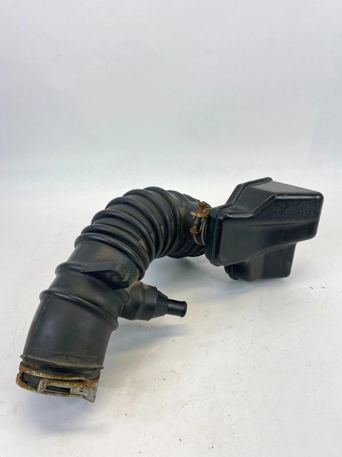 2008-2015 SCION XB AIR INTAKE RESONATOR BOX HOSE DUCT 17894-28130 OEM