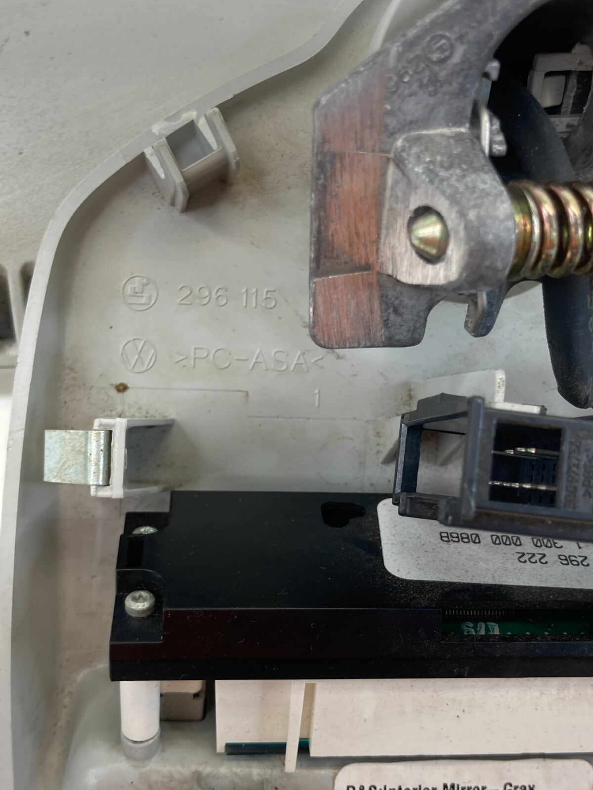 1998-2002 VW Volkswagen Beetle Rear View Interior Mirror Assembly 1C0857511B OEM