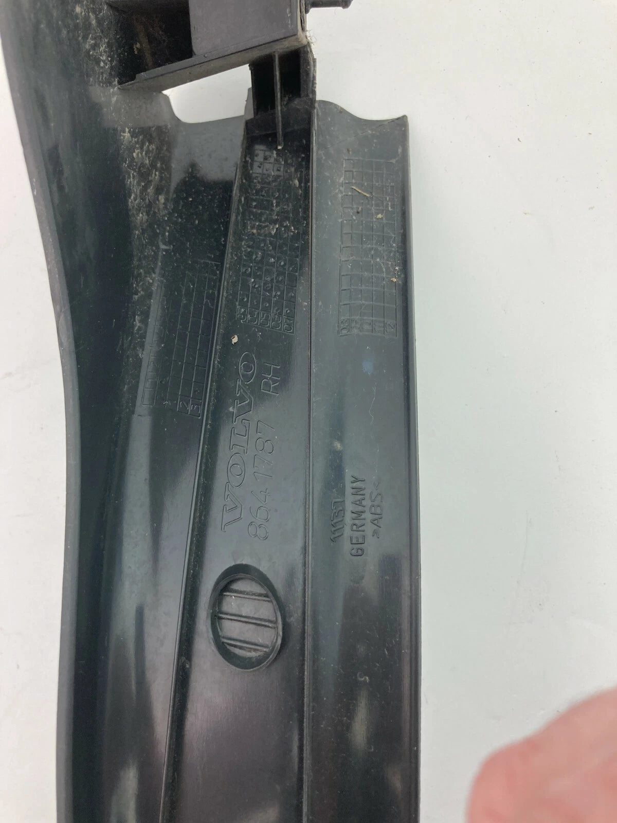 04-07 VOLVO S40 SEDAN REAR RIGHT DOOR SILL SCUFF PLATE MOLDING TRIM COVER OEM