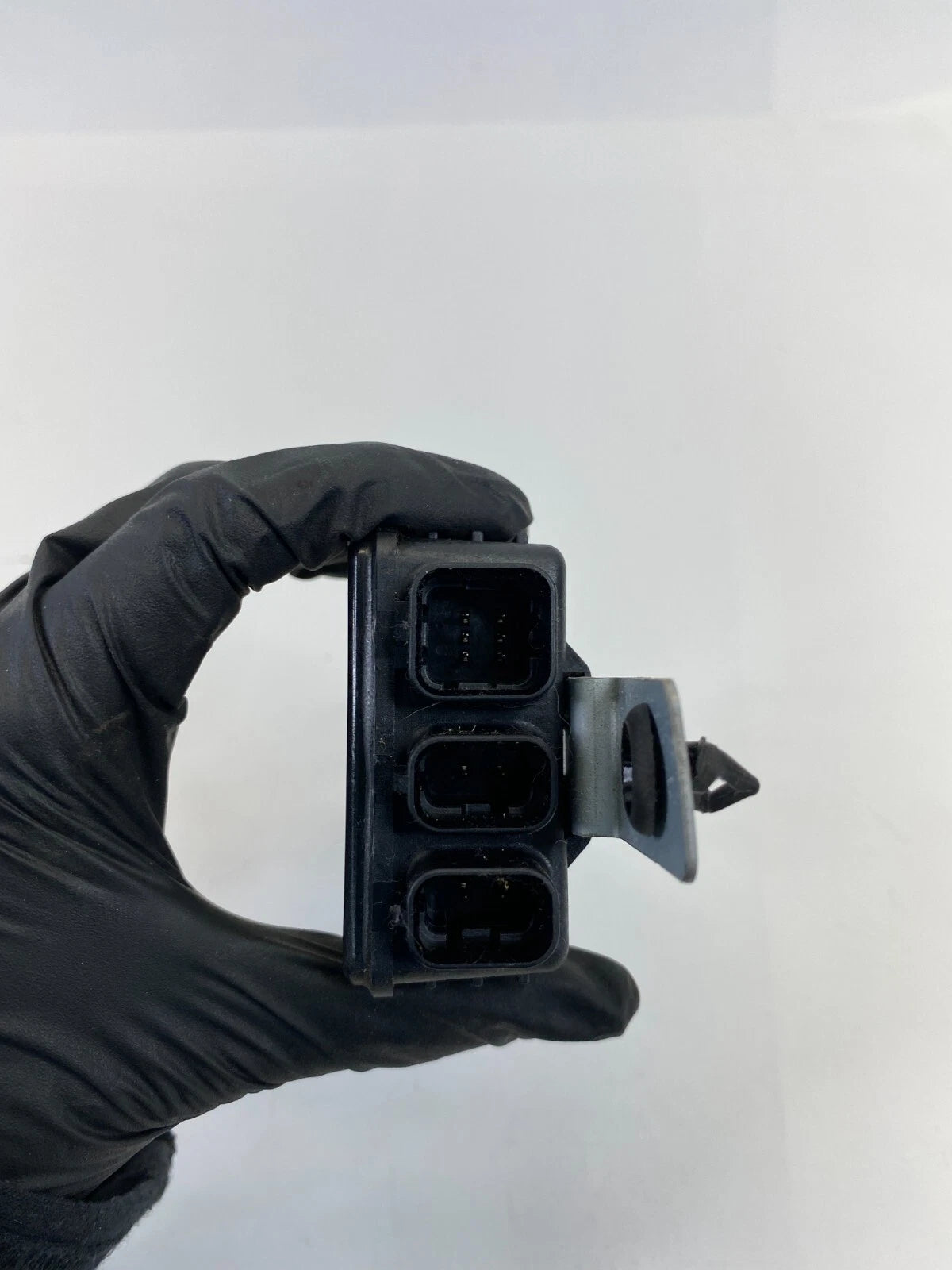 2006 06 MAZDA MPV FRONT SIDE SEAT OCCUPANT SENSOR CONTROL MODULE OEM